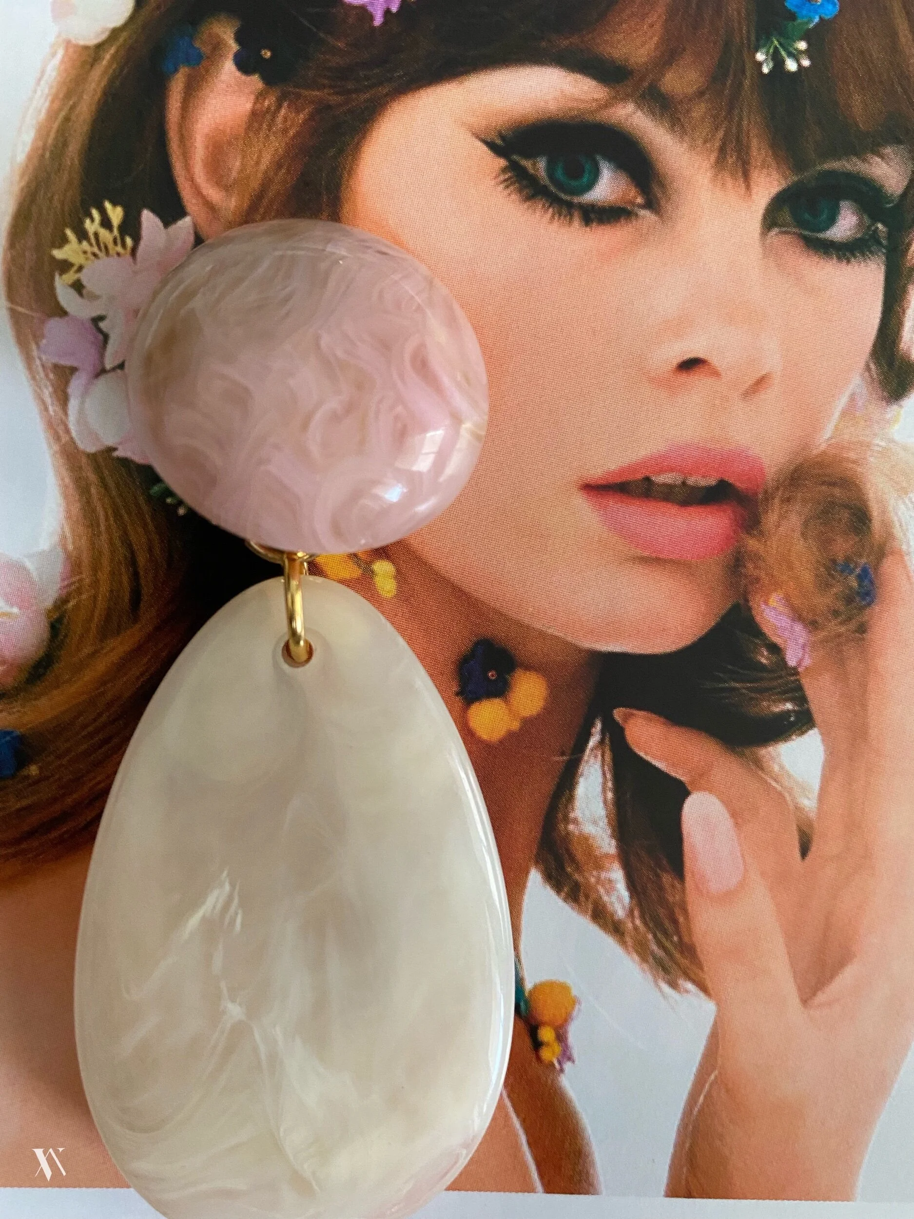 94D07C1F-94E3-4AB1-8B7B-3F59CDC05BAD