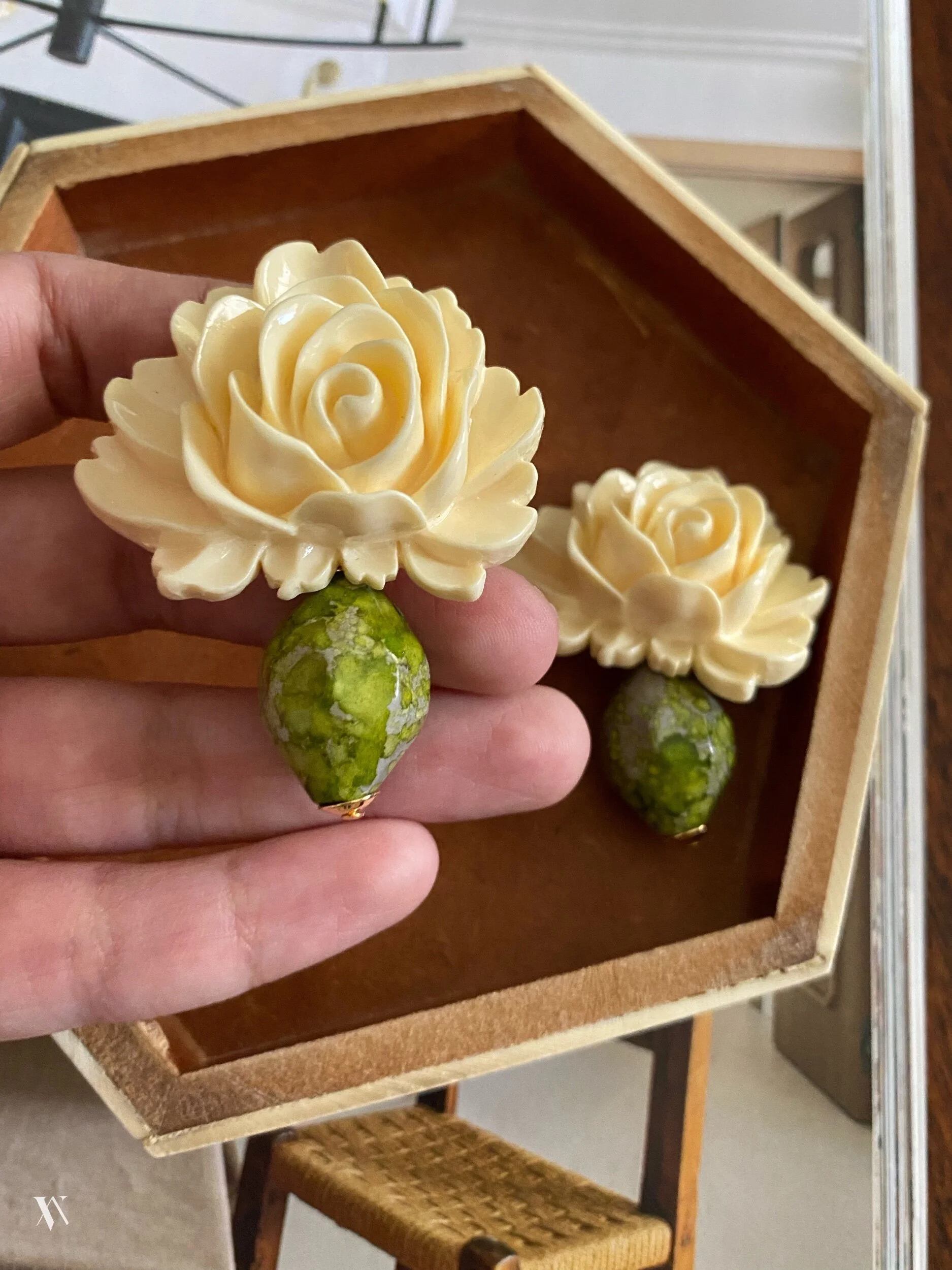 09577CF8-7197-4ACB-A3CE-AA6572BB4E01