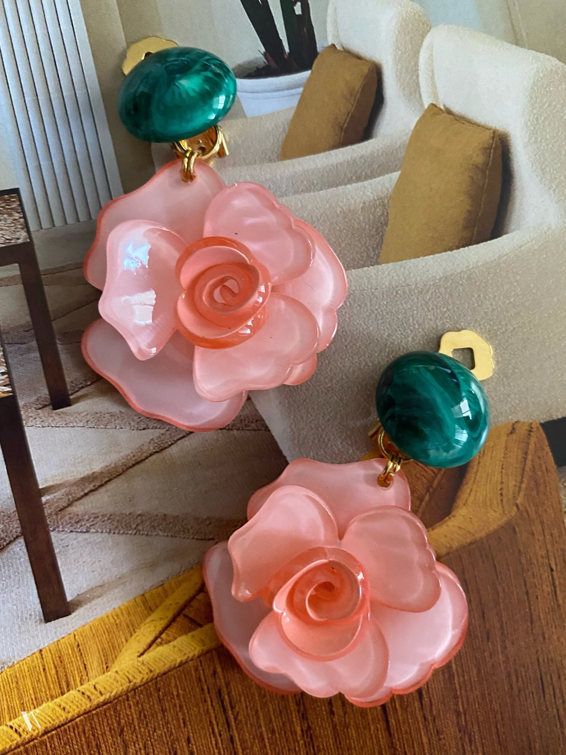 B051B04F-930E-4E74-8BAD-6199E72D992F