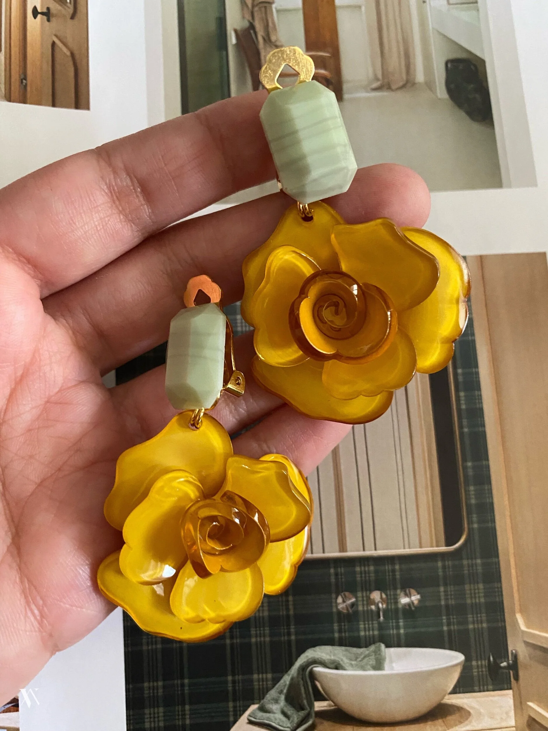 2A6AC0CA-3323-42FF-B6CE-649B8BED358D