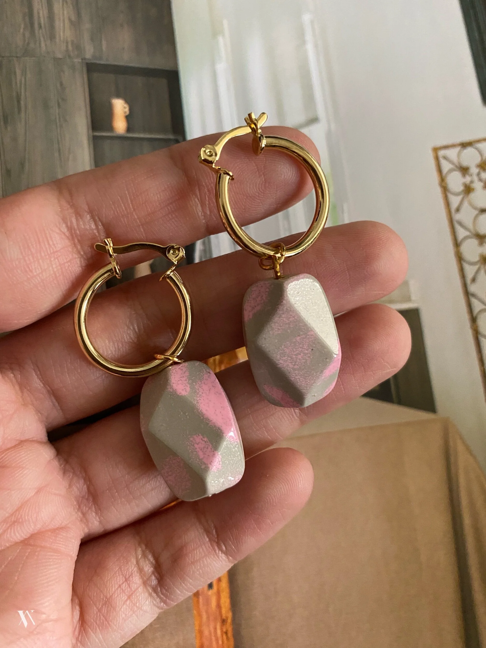 301C1972-D9D6-41D6-AA7C-302C70F7D0A6