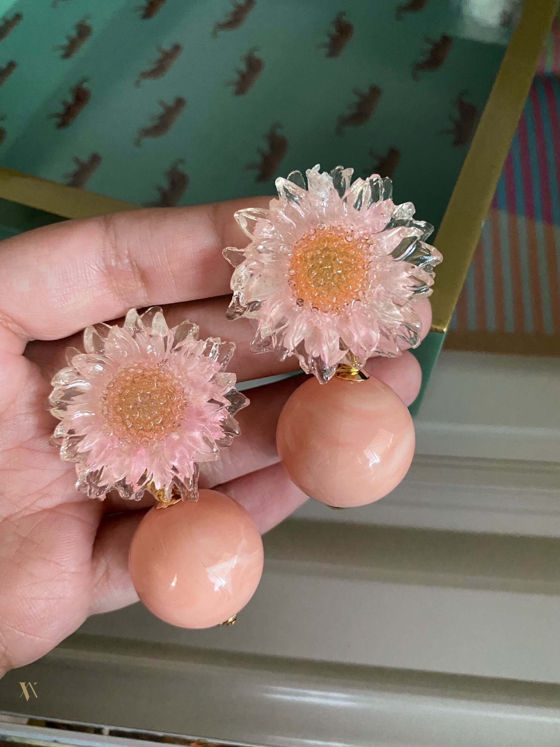 6B391A13-B7BD-4DAF-8802-A6429D086A26