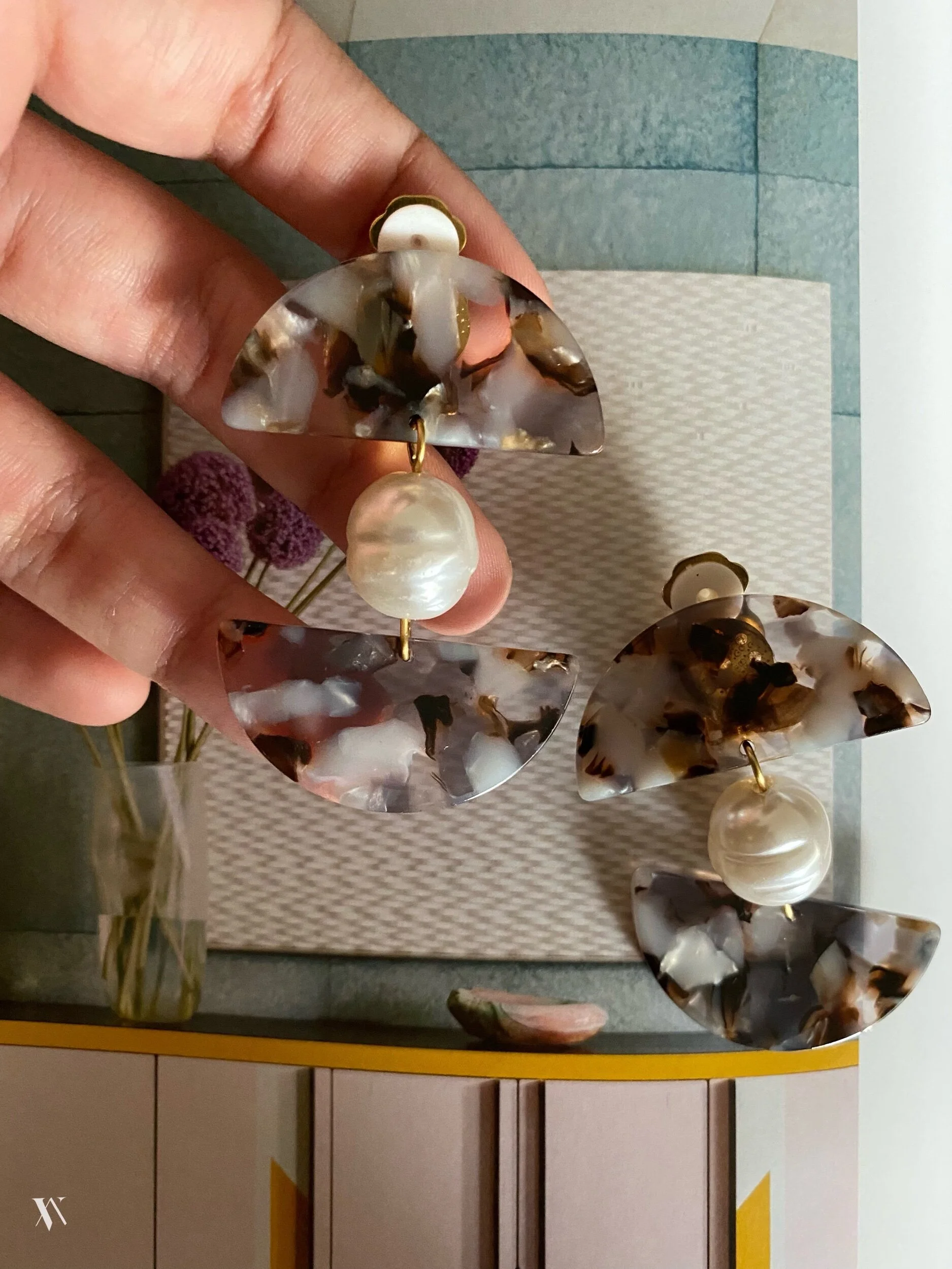 33AEE502-2F56-4731-9B8A-EFDF2DAD348E