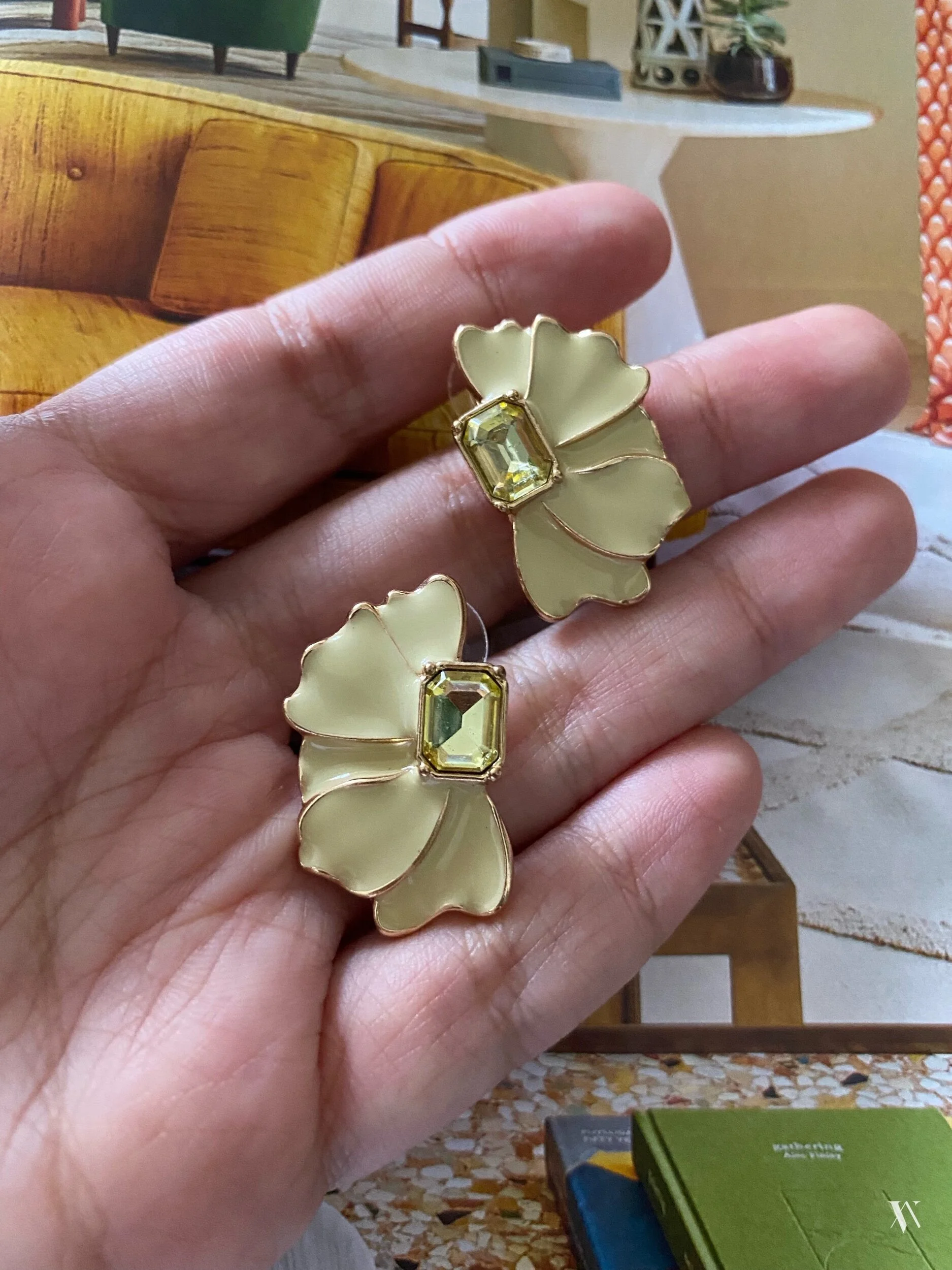 8099E947-249A-429D-A79F-9912292DA4A8