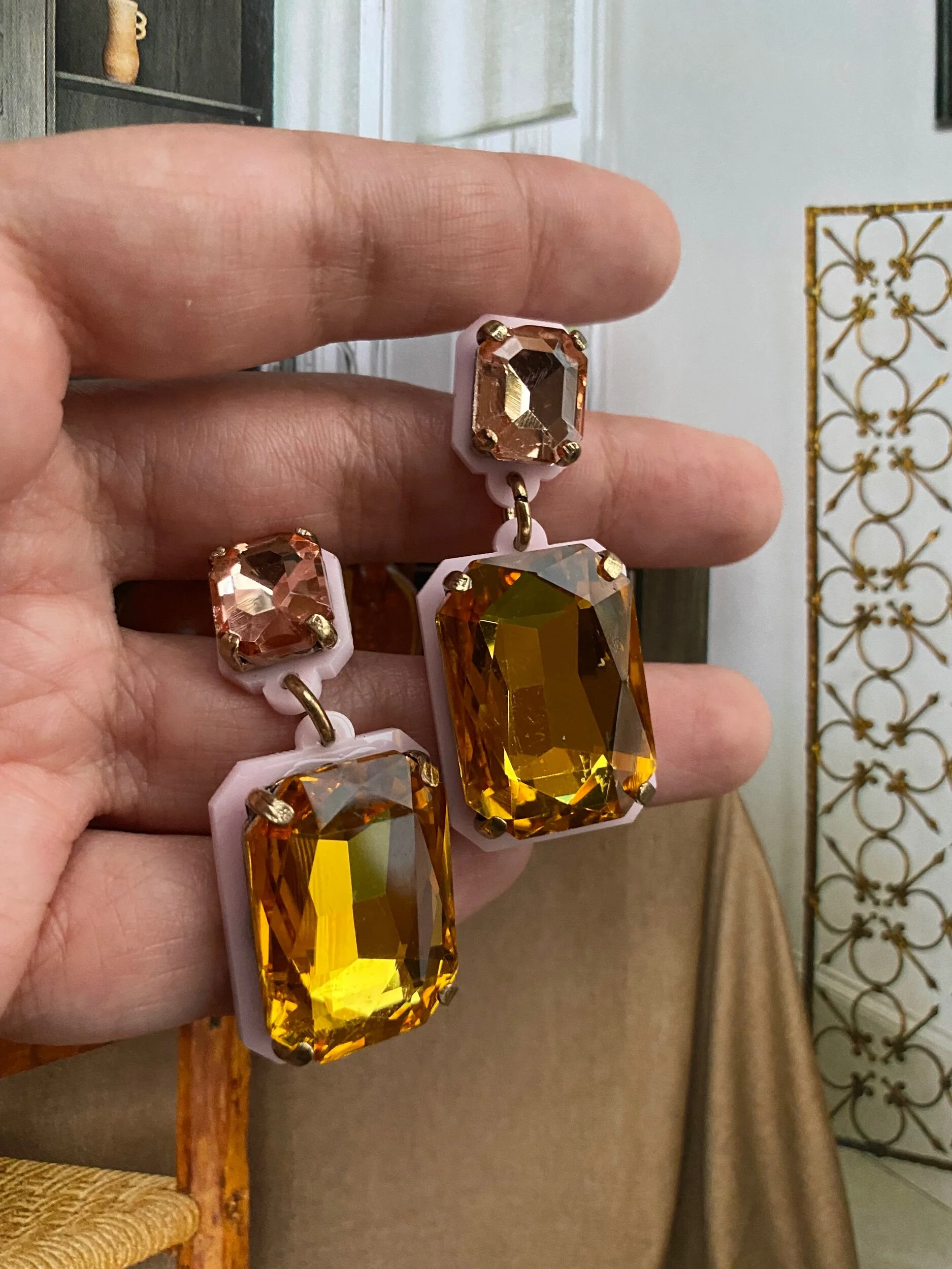 245F71E6-4014-4272-B867-E01A8D2A8174