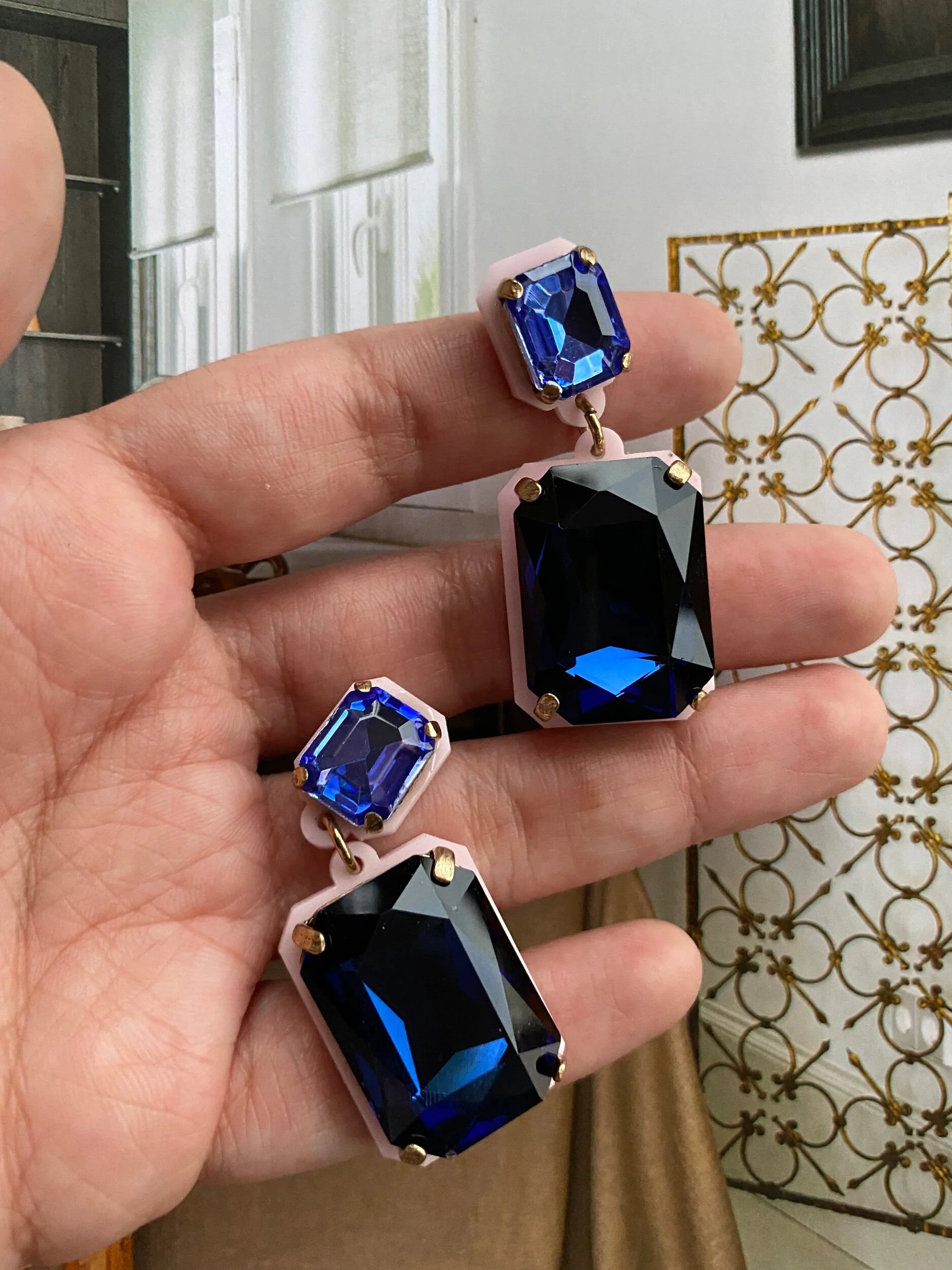 2DB1A7C8-0A90-470C-A8C0-9AD967CC2E6F