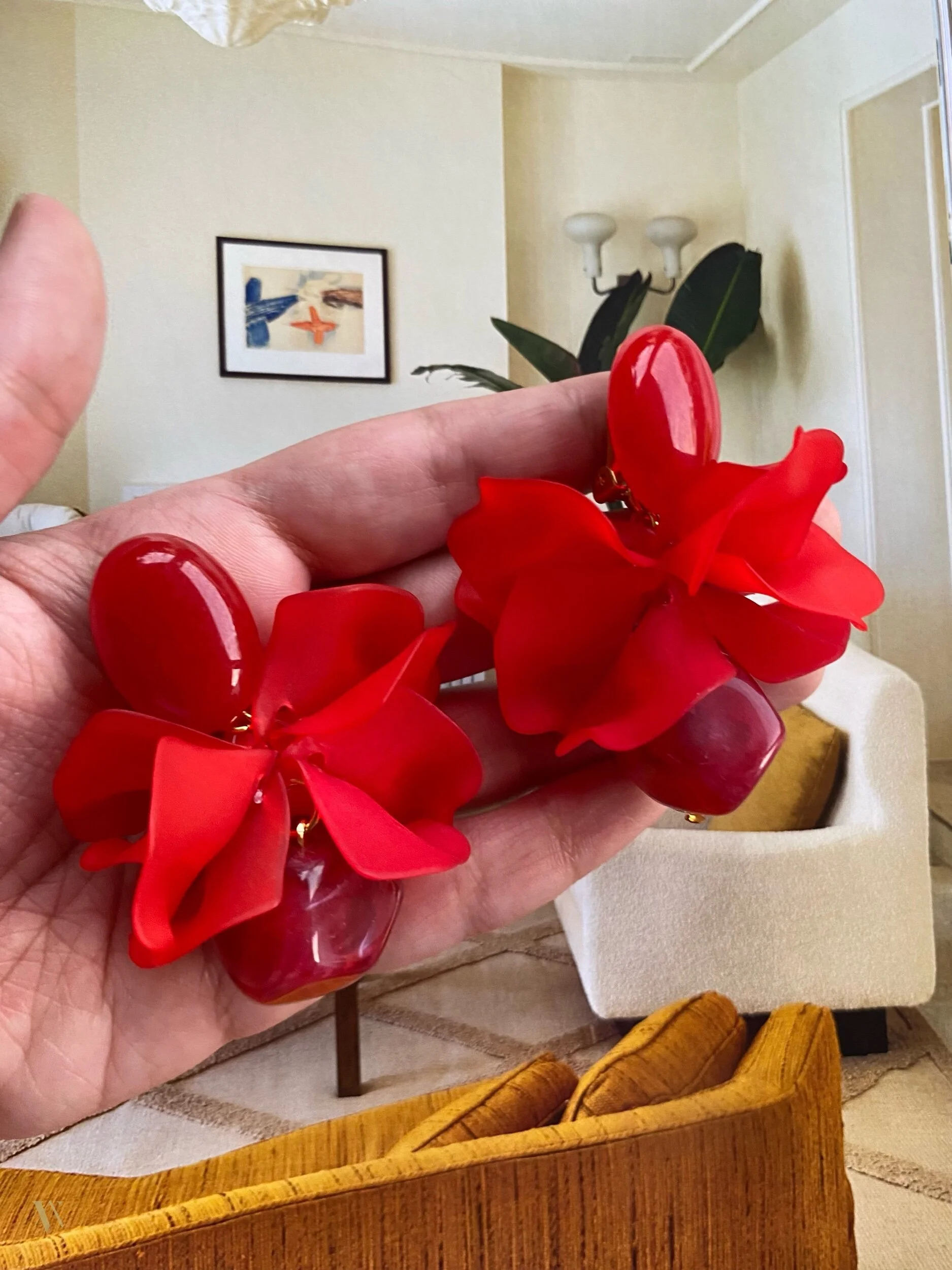 FCF3DC70-A9FA-4B70-8F84-E4CE705DAC74