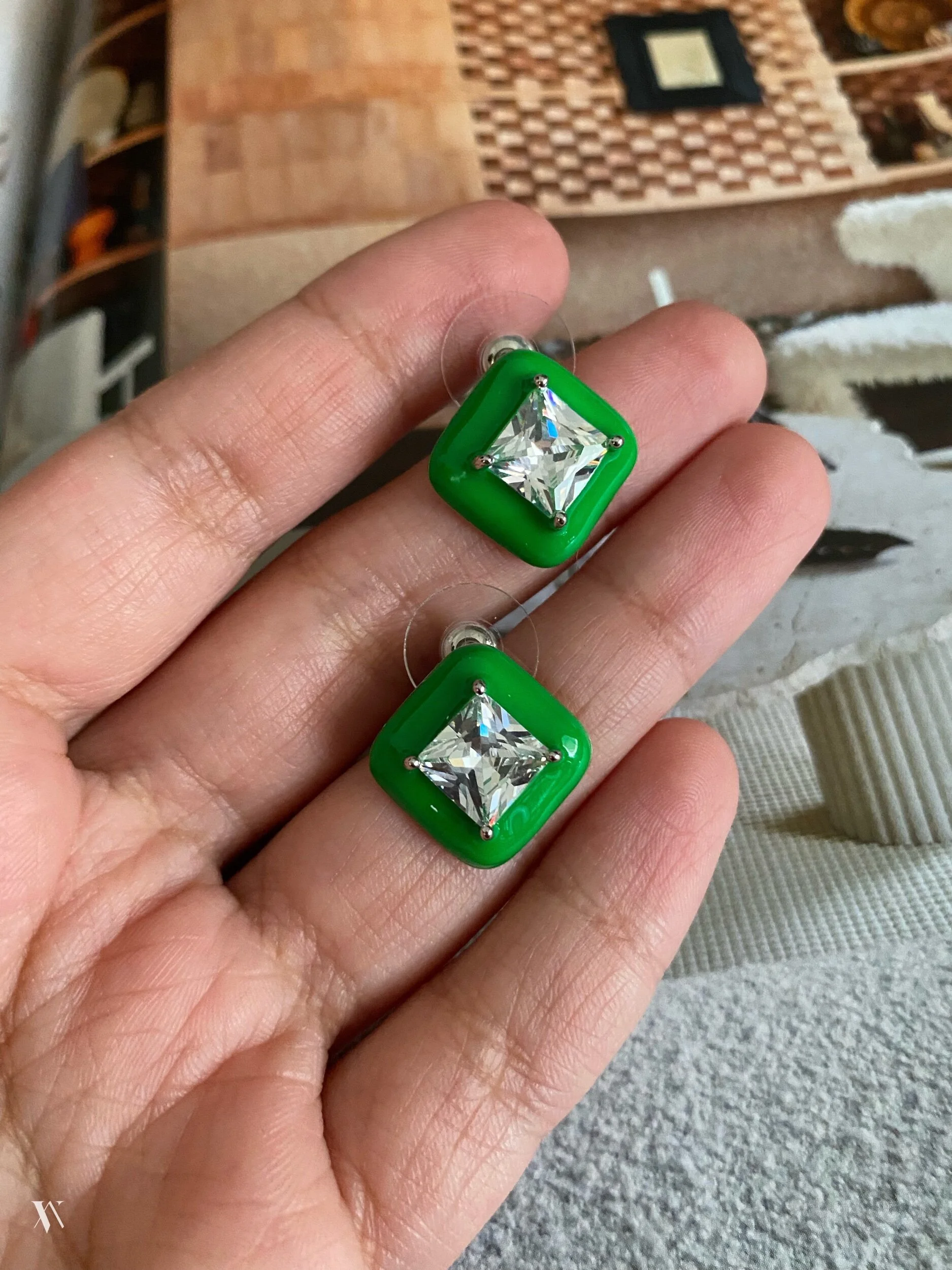 B8366DF2-4D29-46D5-B962-5FA822235D7D