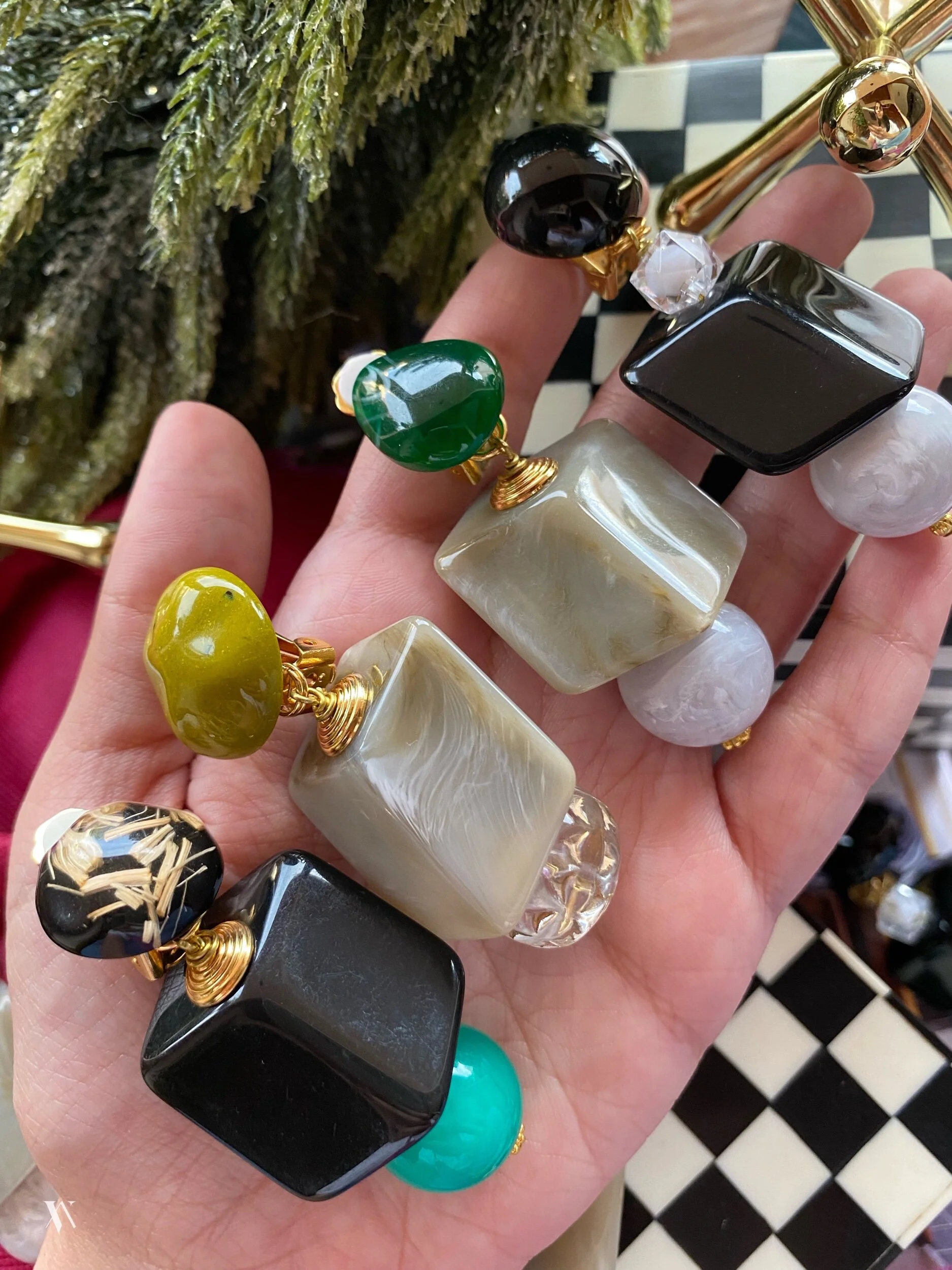 BFDCF682-7BB6-4DE2-BF09-181E7FD0B2CD