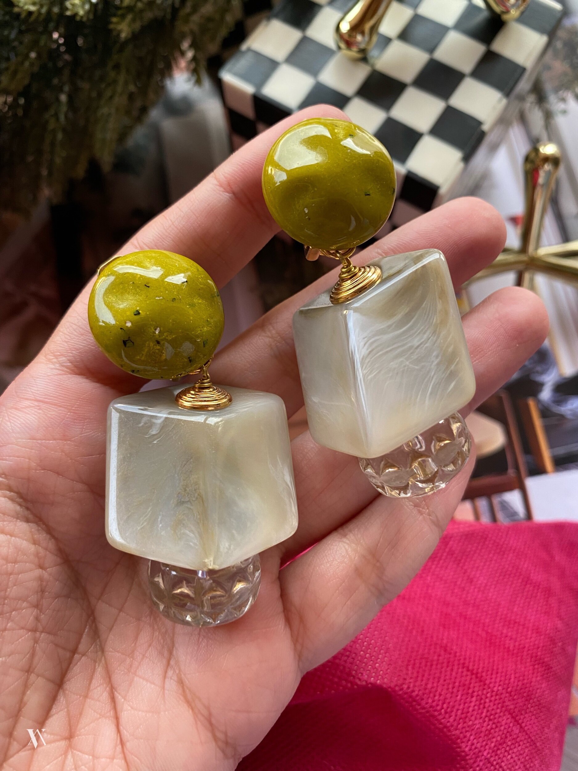 A71AAE73-4A1E-48F4-9206-A0C3756E78C2