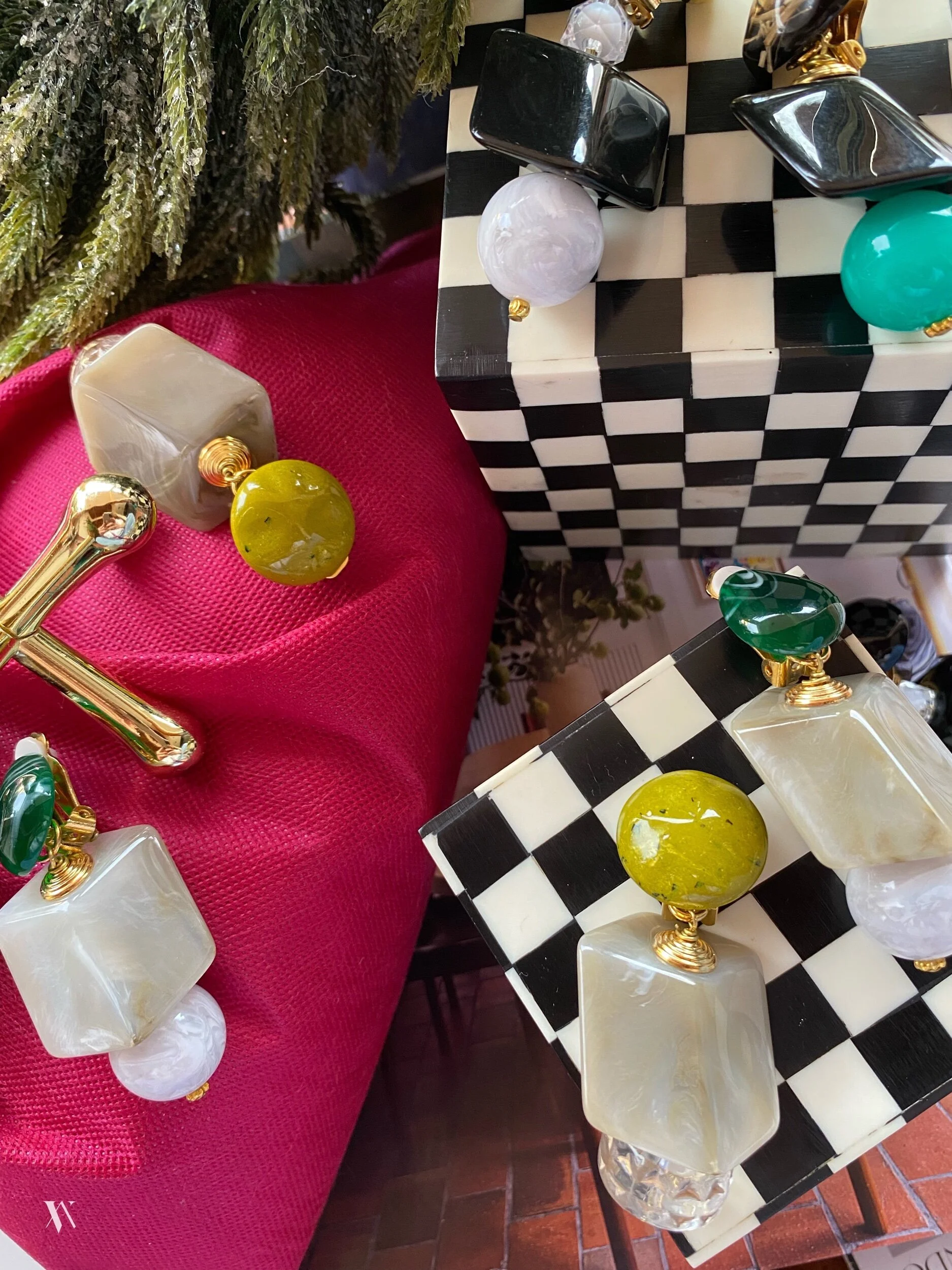 657B9194-A634-48D4-B23D-3F127CFB760C