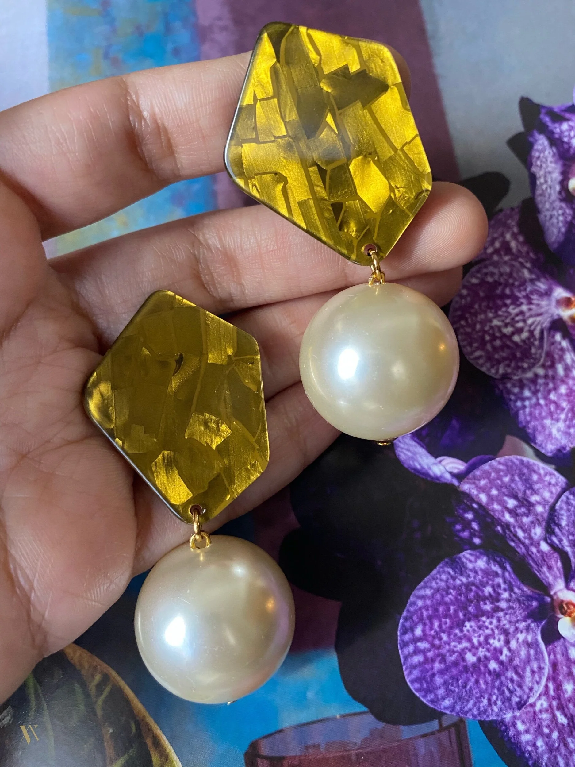 B0C4175F-AE86-49C8-9EF9-78BE979A0B1E