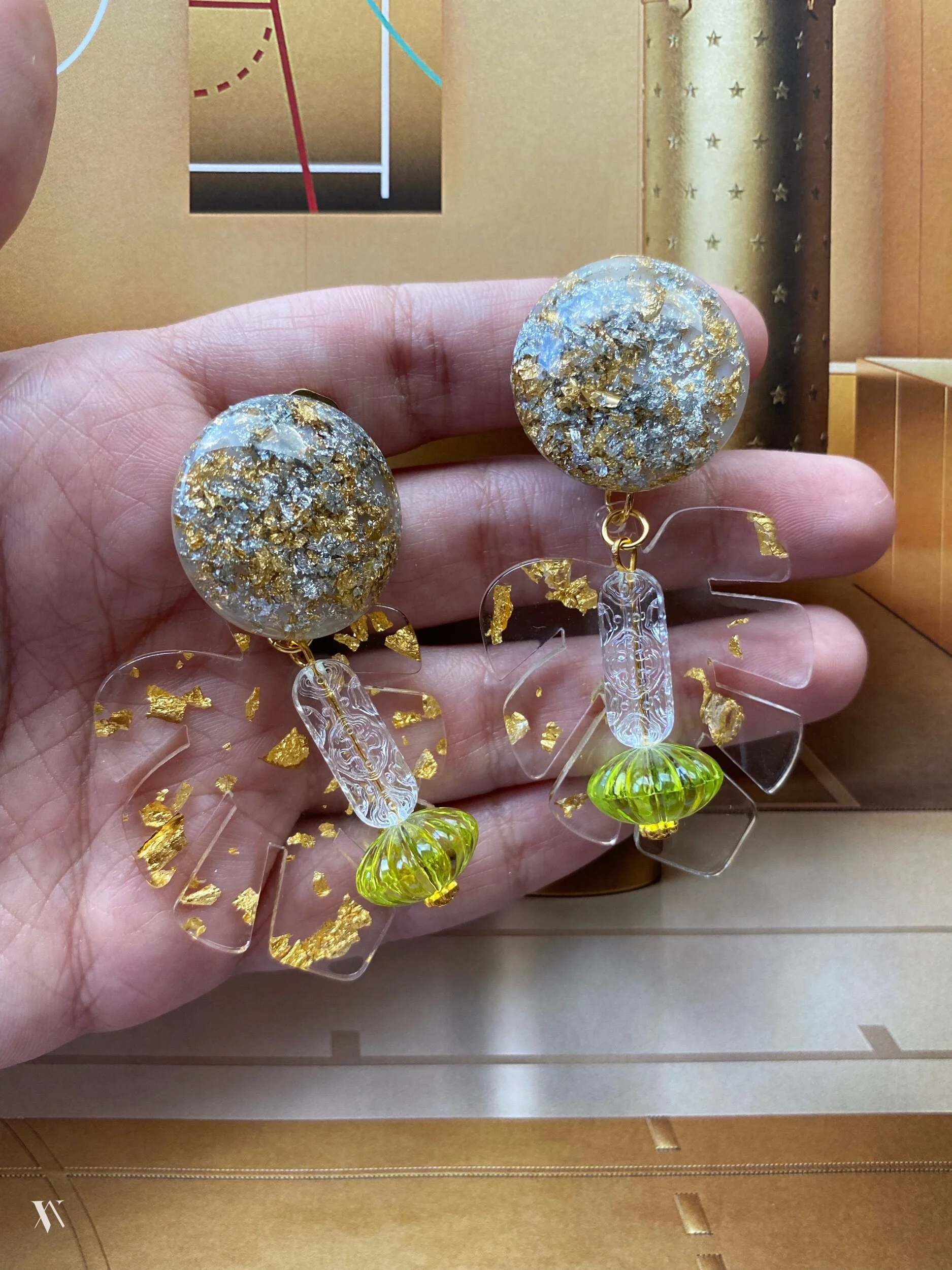 F12F2FF9-5FFB-4653-86A9-6EC48E6E7495