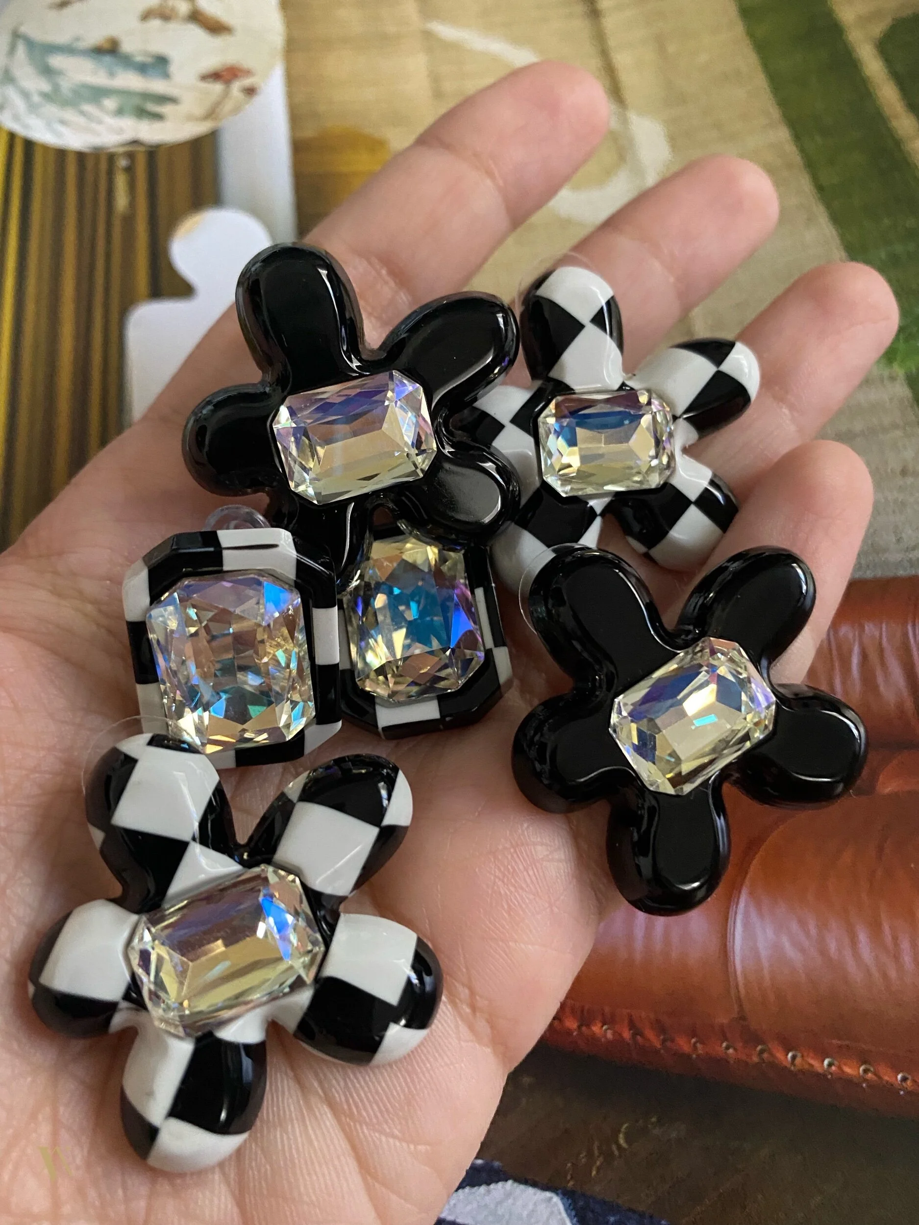 57DC9A82-2F28-4B5F-AD3E-4B70137A22FA