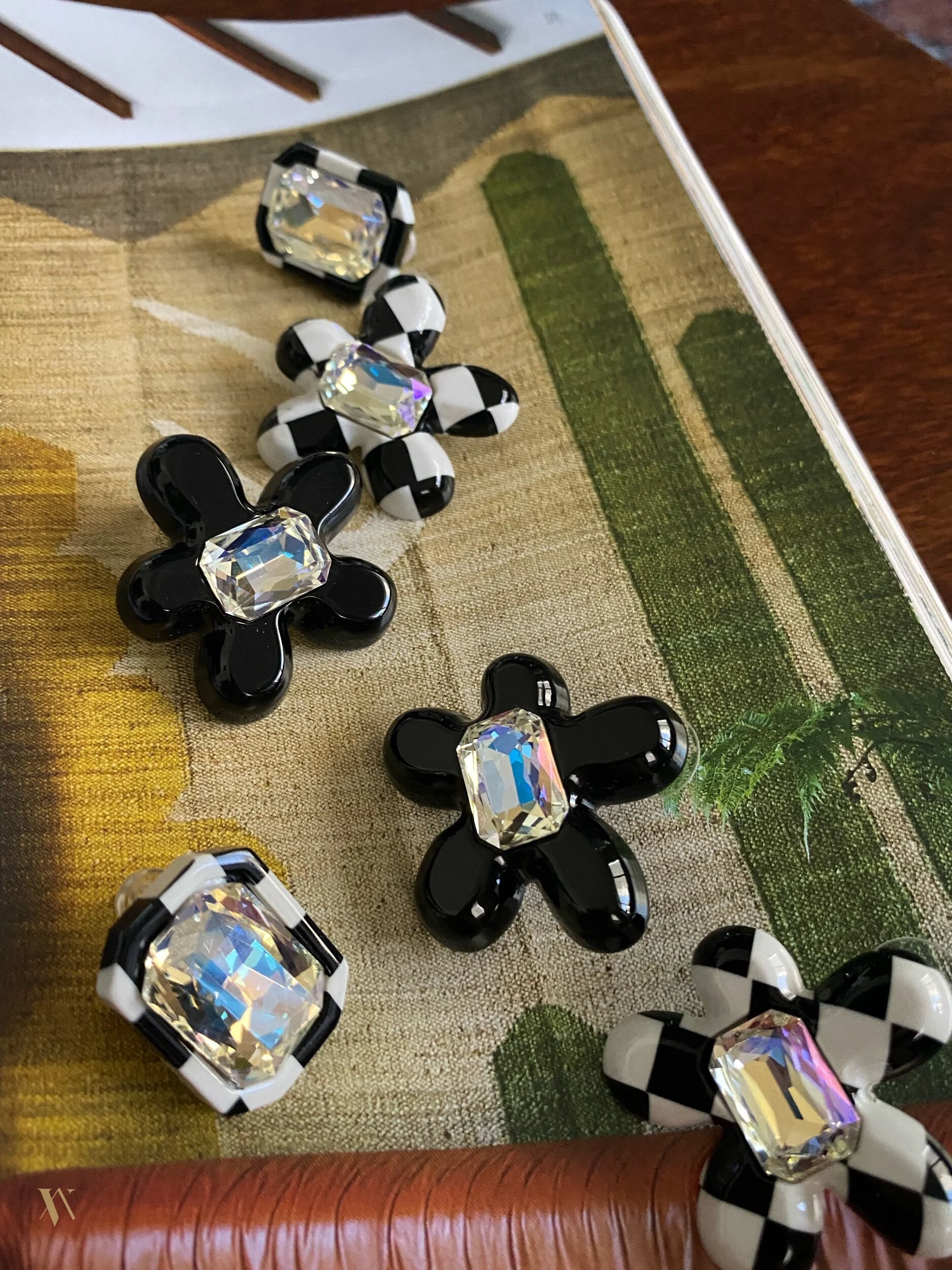 DA4F4D74-5C0E-45DF-BF08-D5215A39DD87