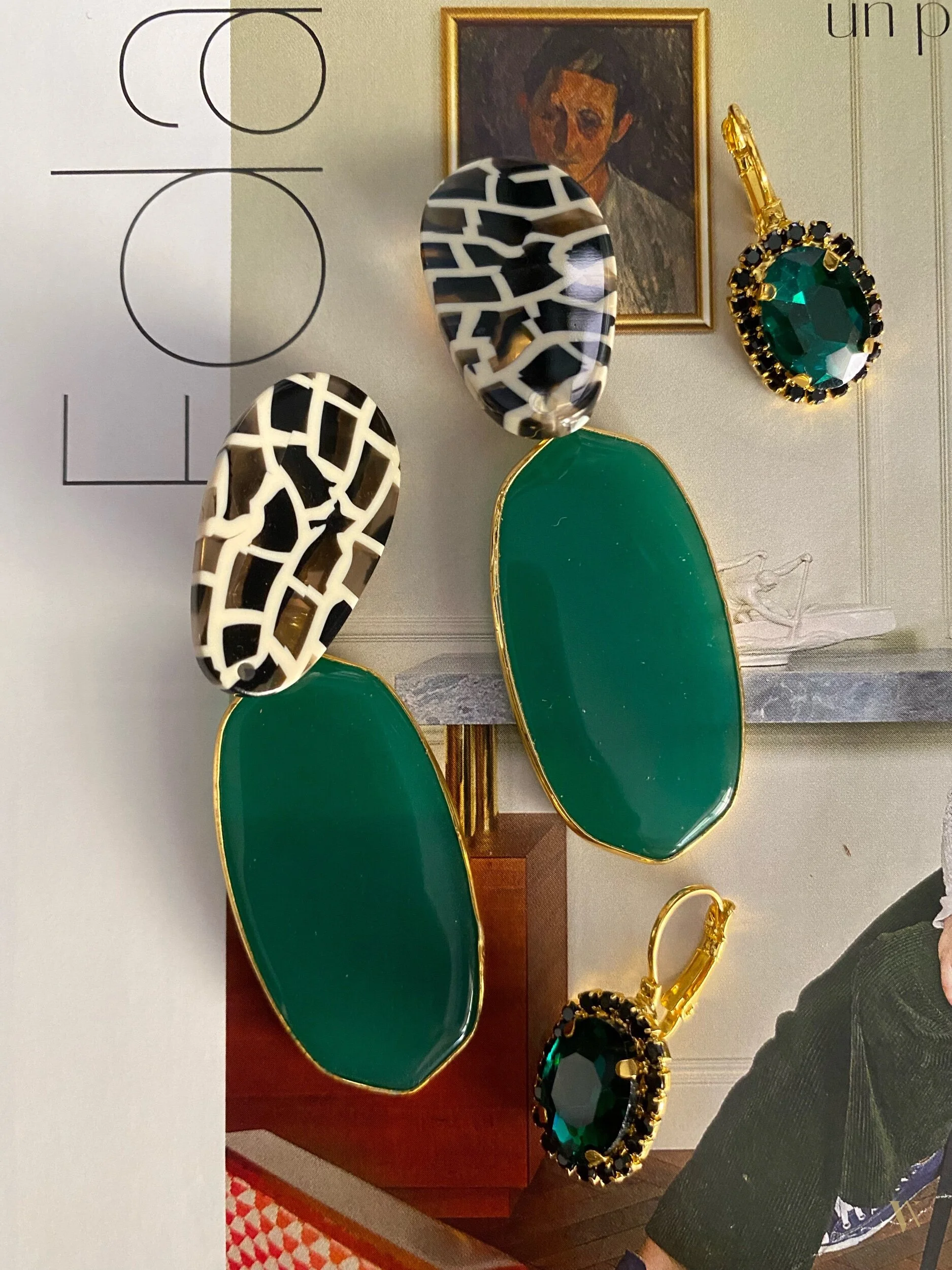 F6558E36-FADE-4C76-B889-75D9AD93B584