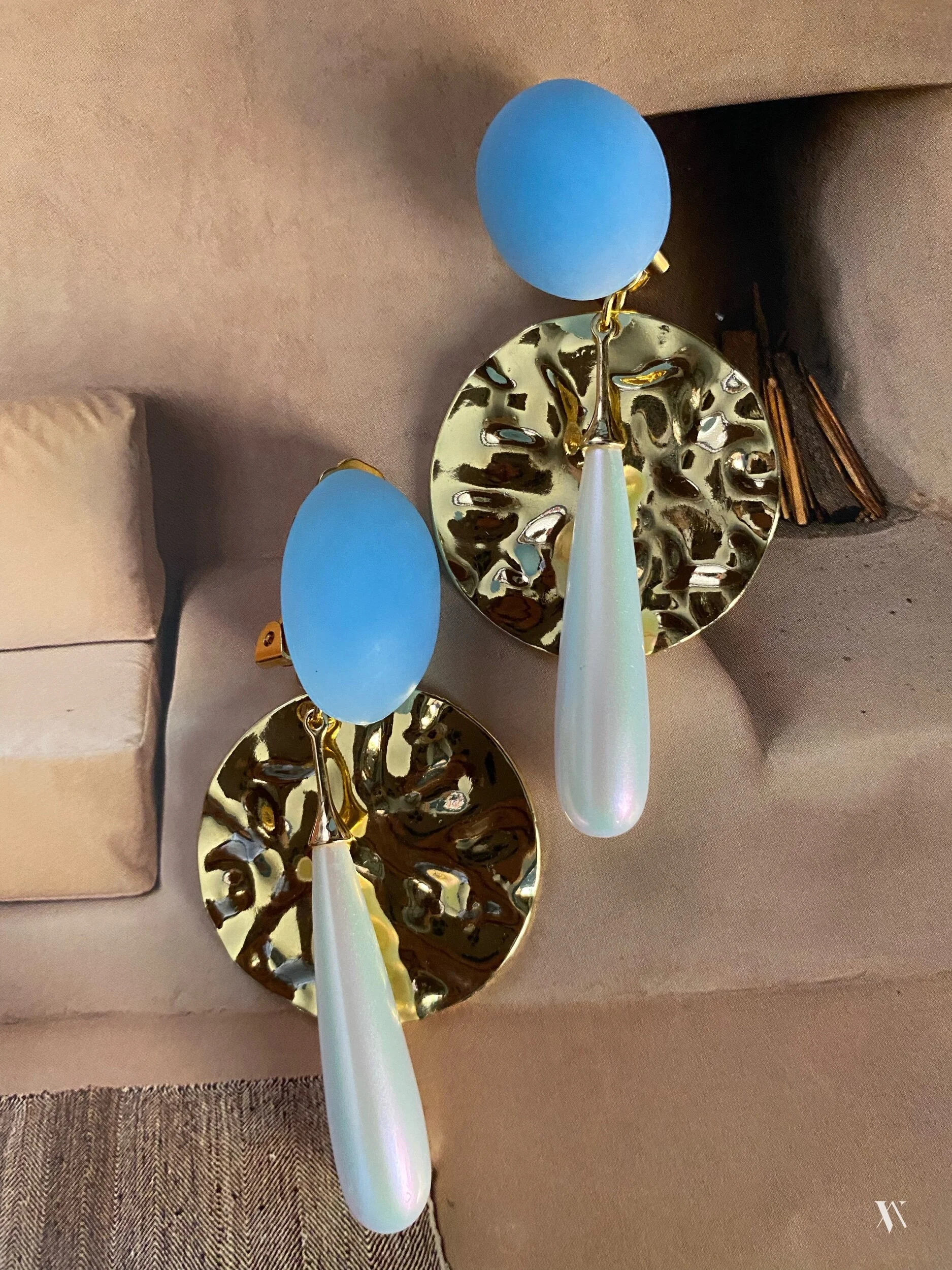 8A428B5B-3725-4B38-908F-31C345AC0732