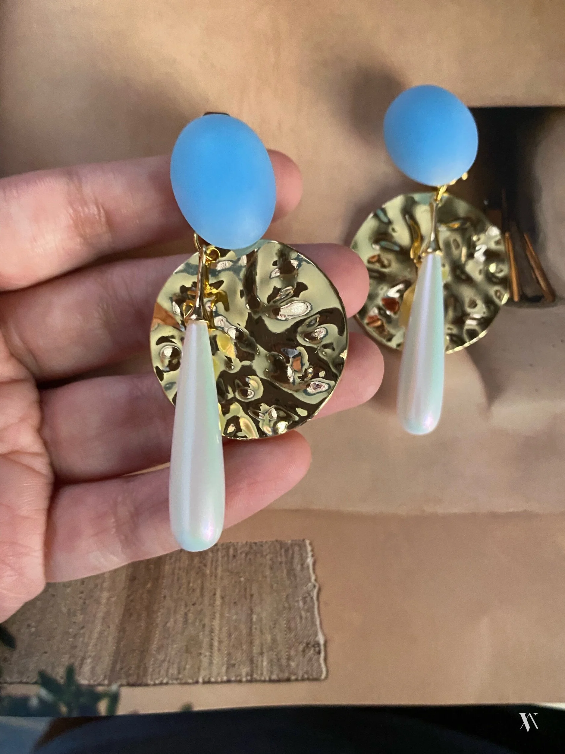 6F45C115-EEC9-4D3C-BECE-5E711B2D4AA4