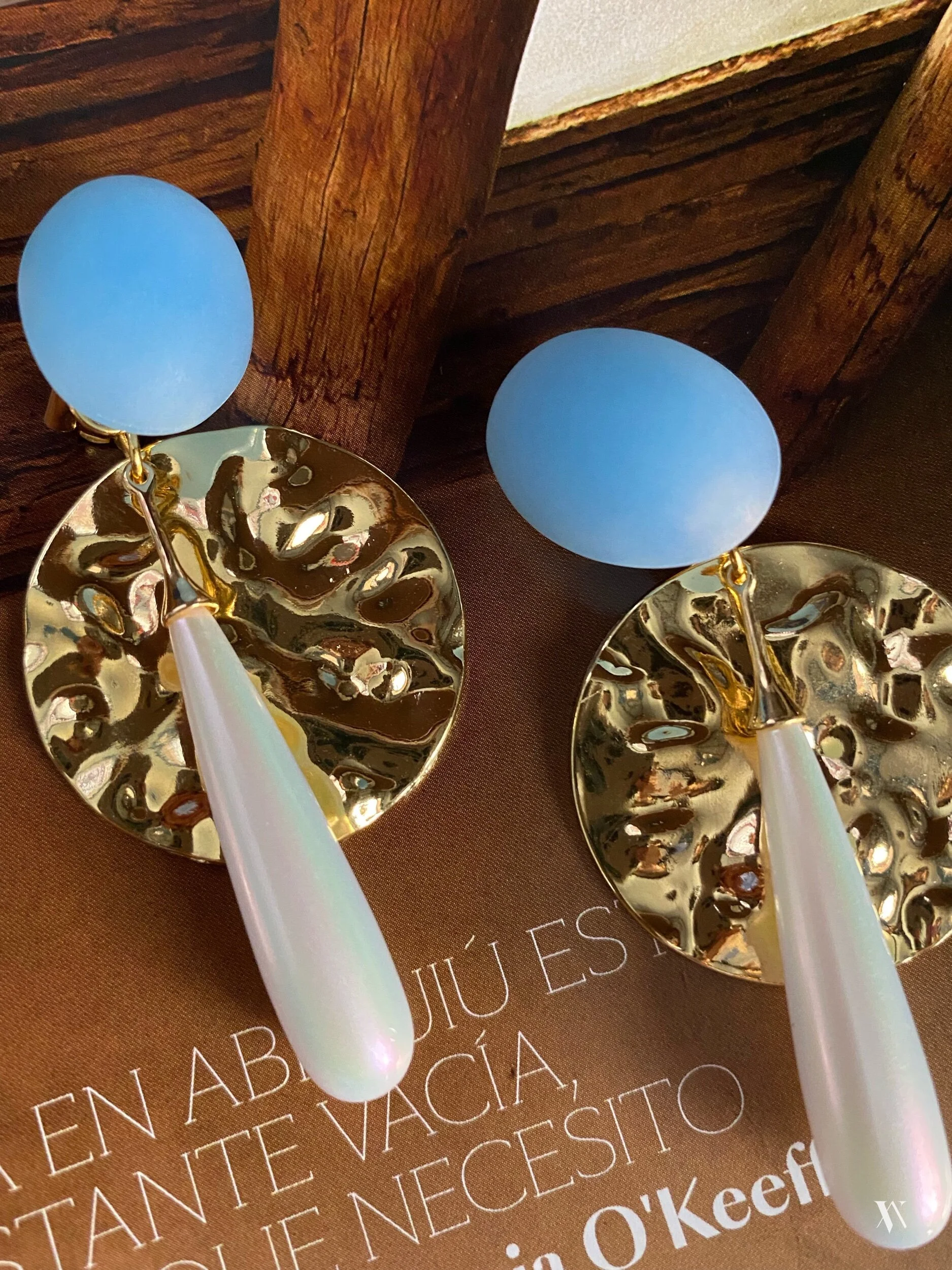 7334D058-C2CE-4DFE-A410-F1C0F97A1057