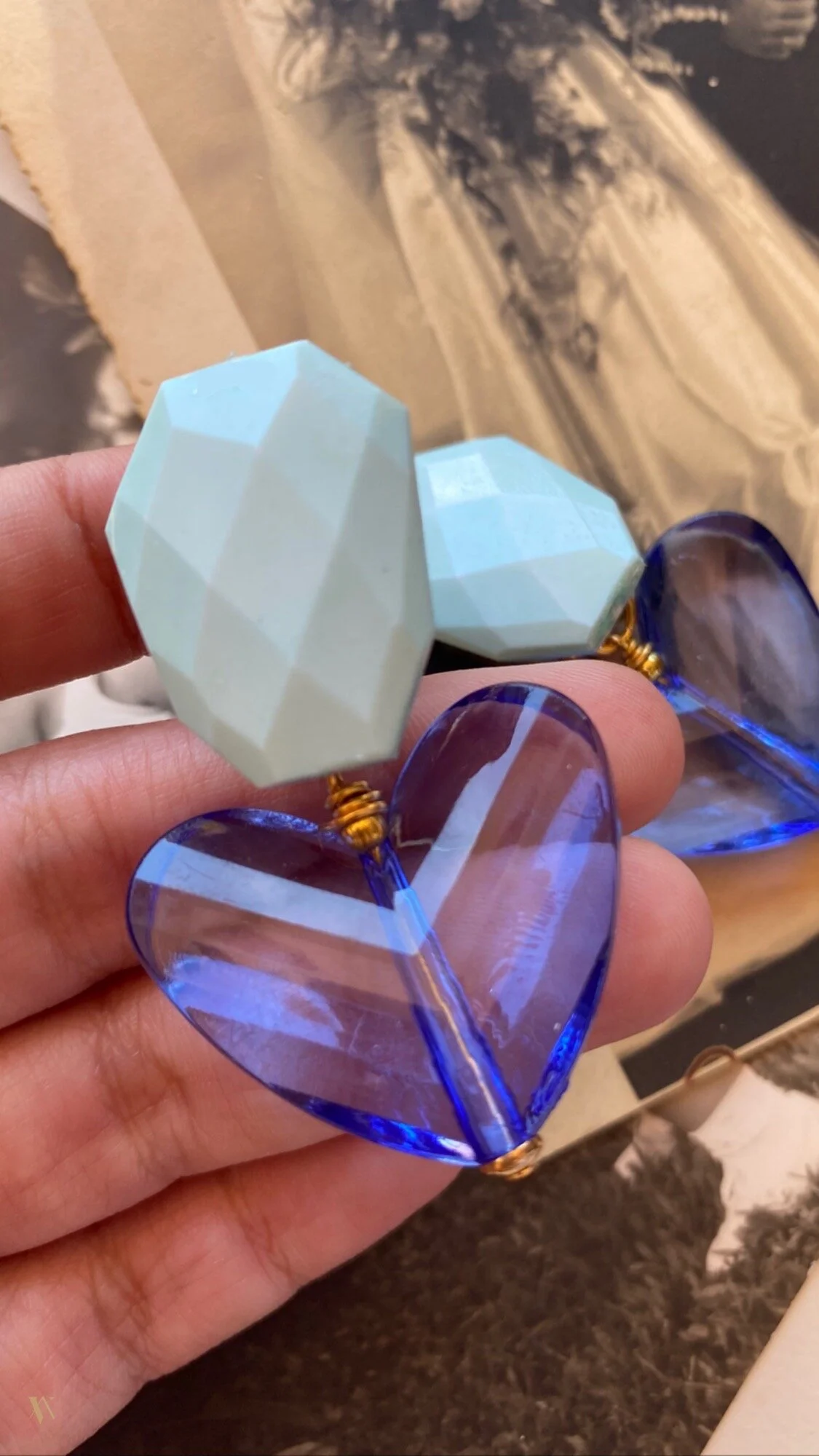 1272F29B-BF3F-4100-9630-9B893F14BD1B