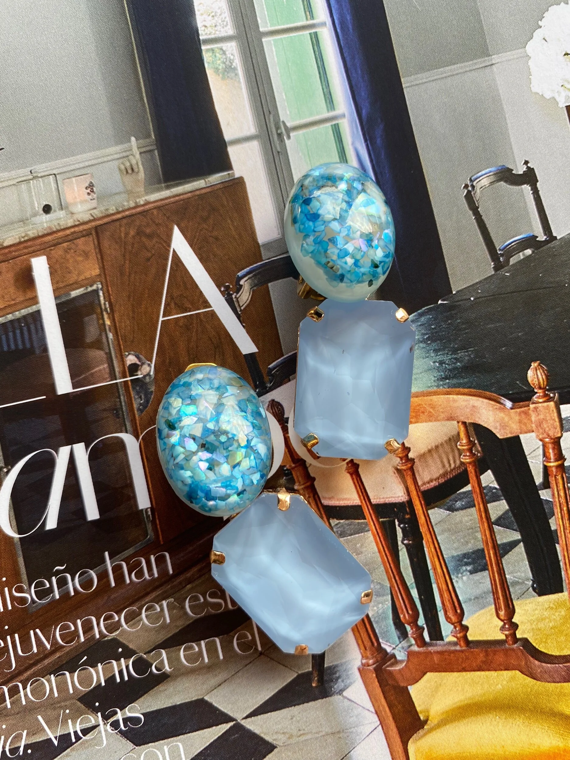 CBE096BA-7530-41E6-9E43-BD7D056F772F