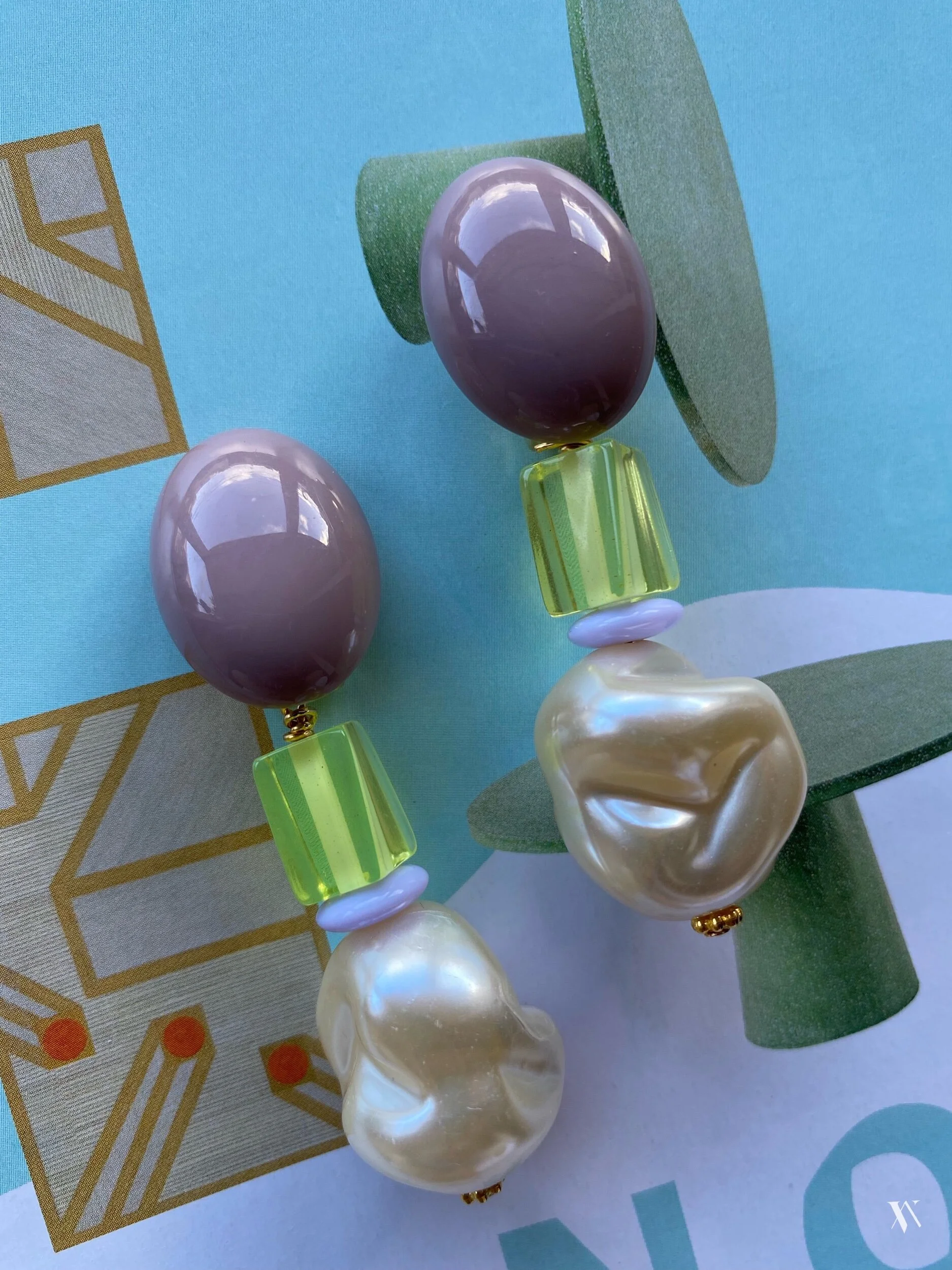 719704E6-09E1-4BA9-9058-2CF3756540CC