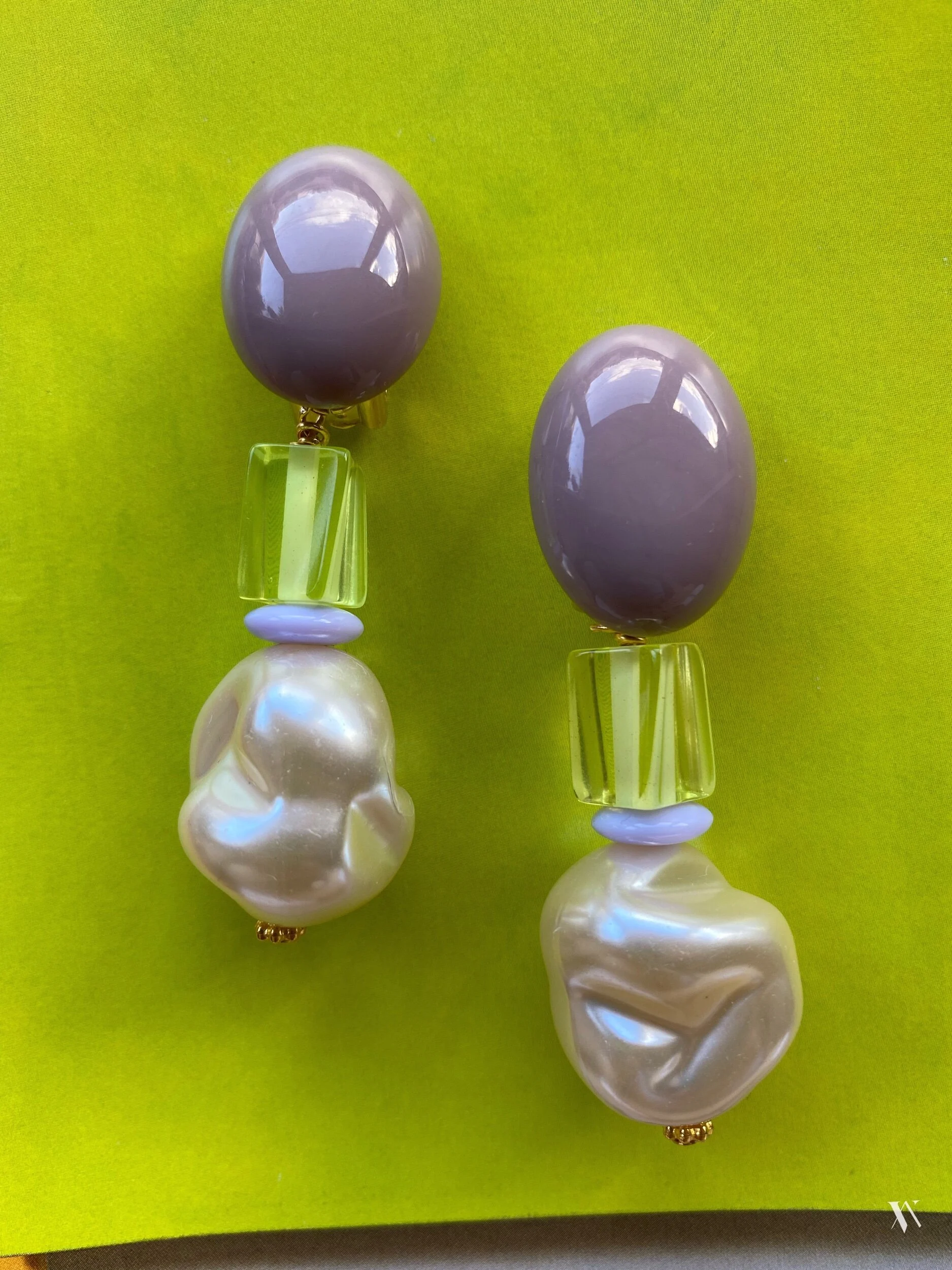 1F8D8971-A219-4002-8AC5-4F961F092294