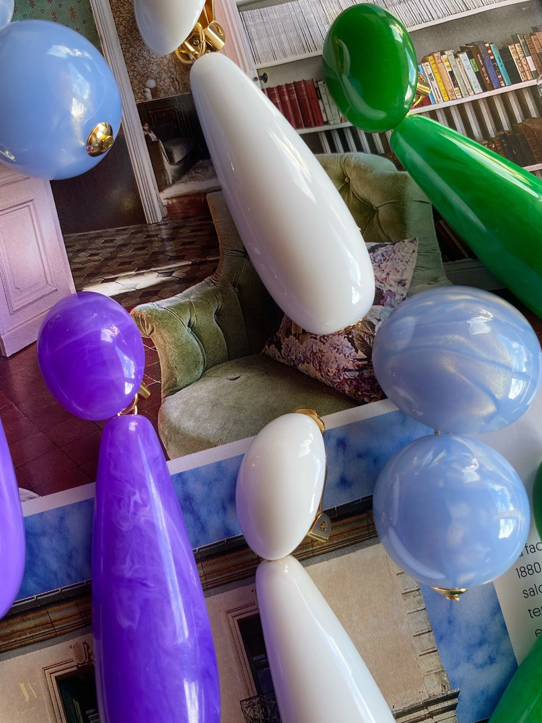 EEE6DE0A-3521-45AB-9A8E-1EBB6DBF886D