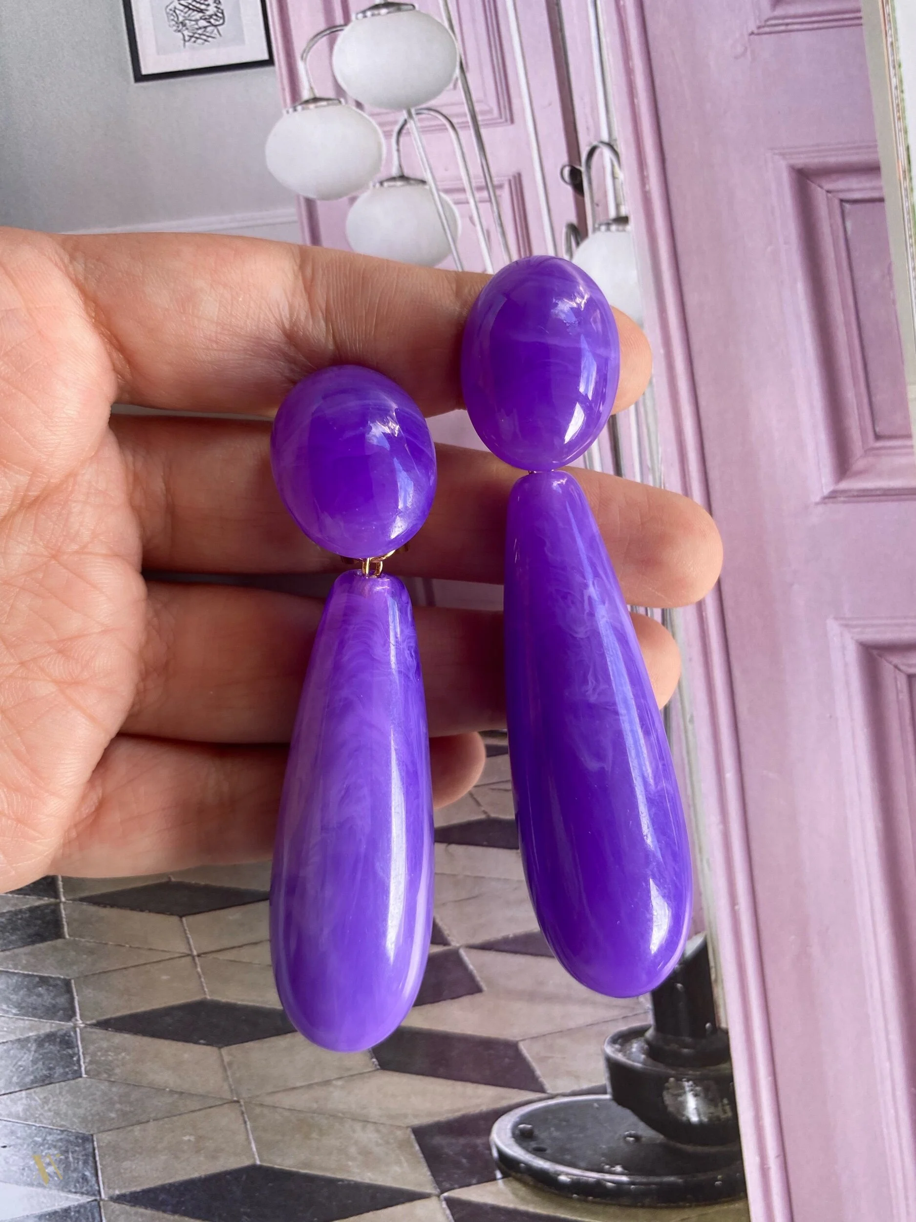 566D52C2-2ED0-4B6D-B2F7-70E65E1F5BAB