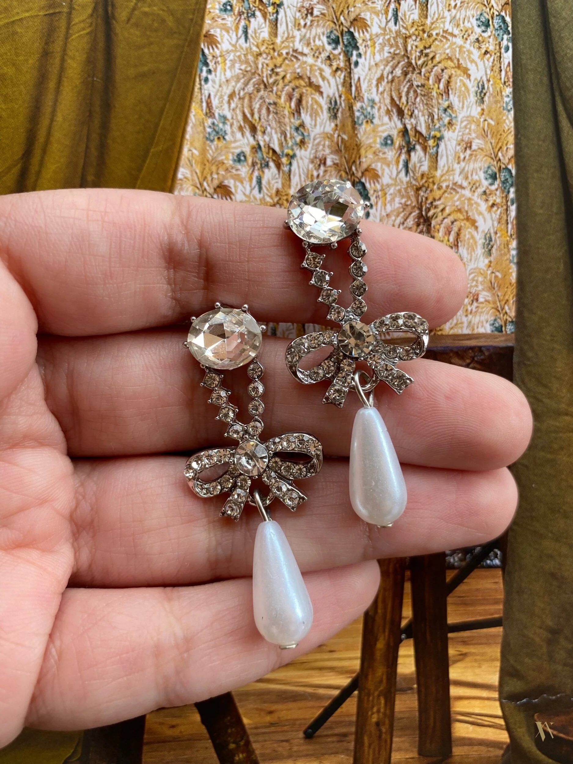 E035B77E-64D6-401C-9984-D59BB3ADBBC9