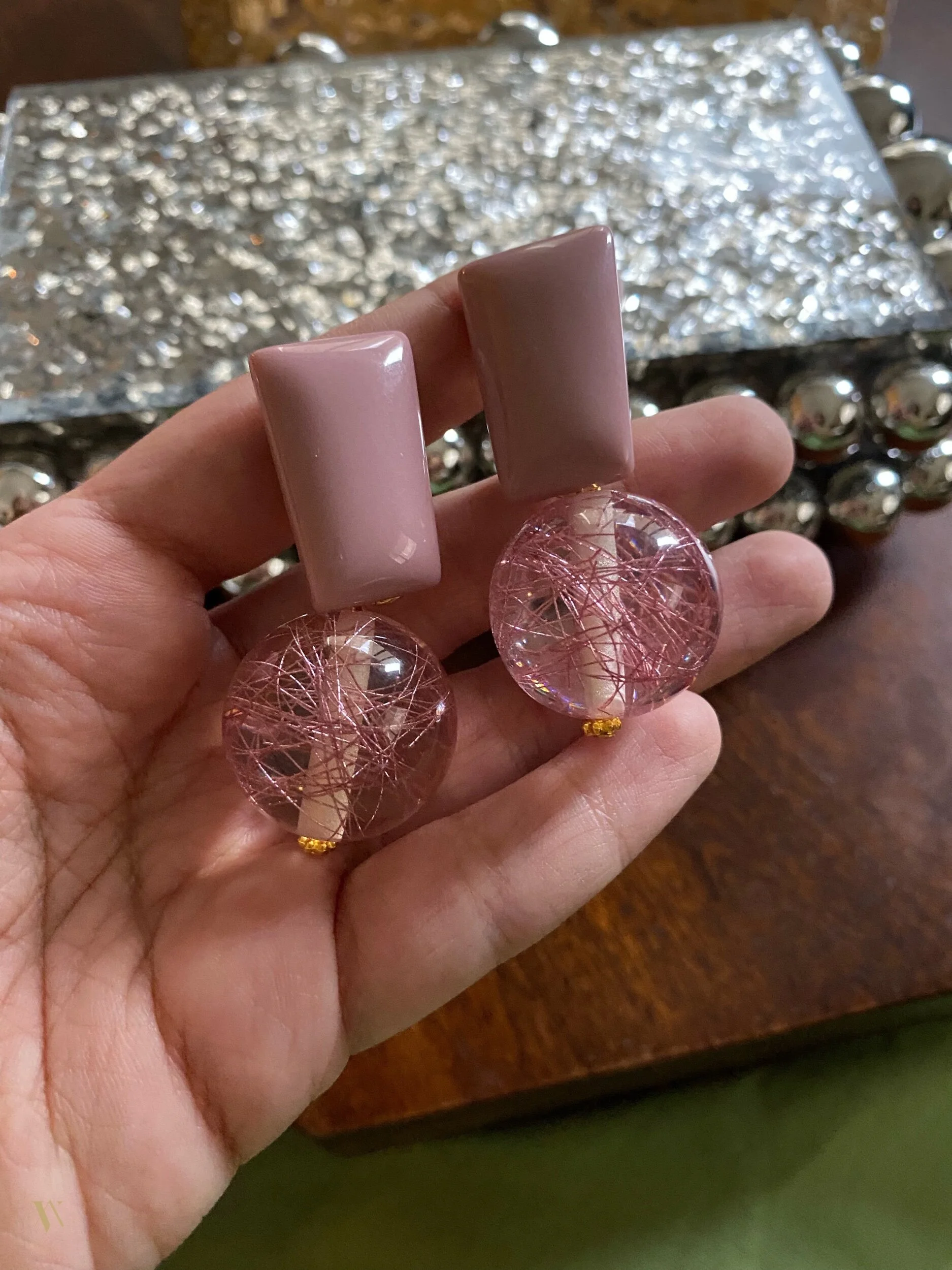 970B7DF2-DB02-4784-98EC-8753EBB8FBDC