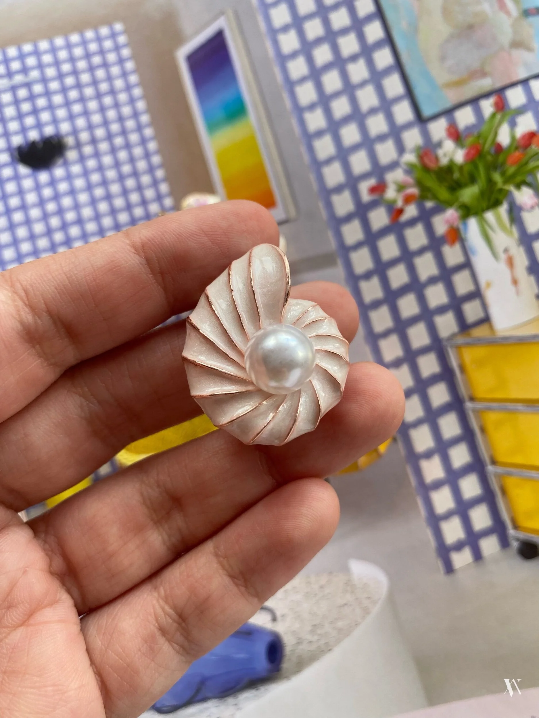 A8667A36-6E16-4CA5-BB04-CFC335872D57