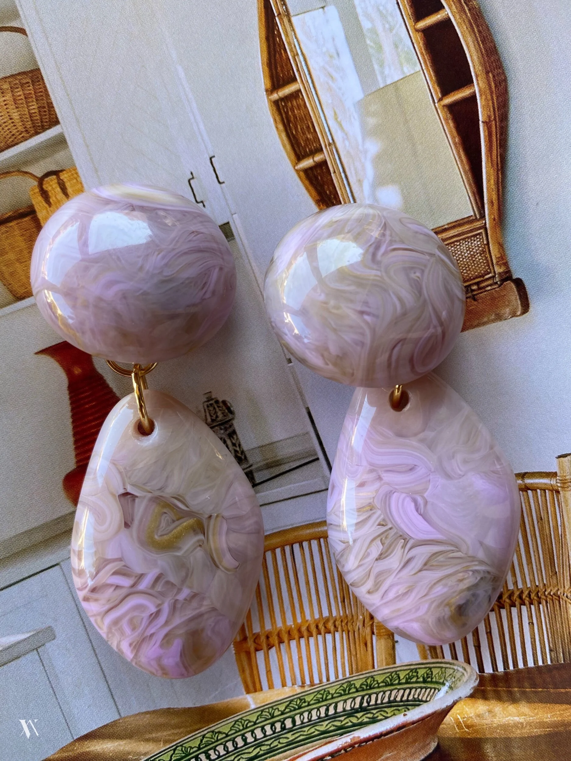 C2CCFD70-4614-4A8E-8A83-C197AC9F1A0E