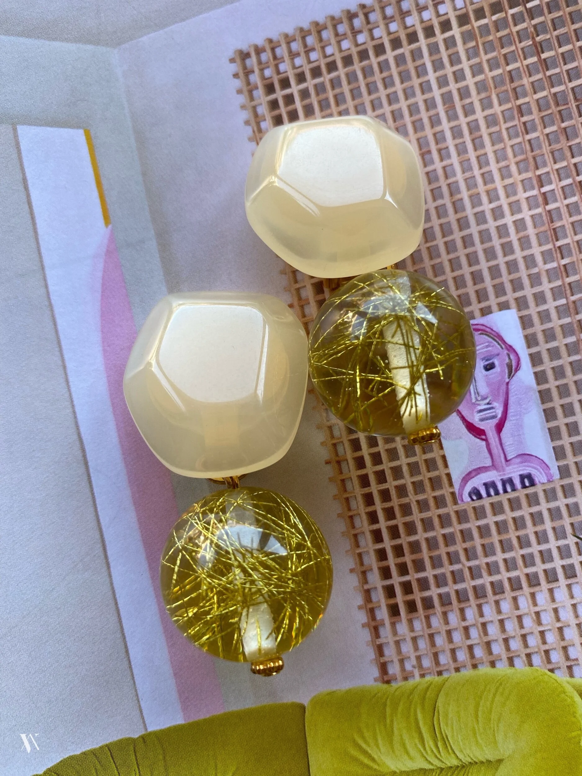 C5FCB0B9-D481-4C60-8D3D-9D5E0982CECC