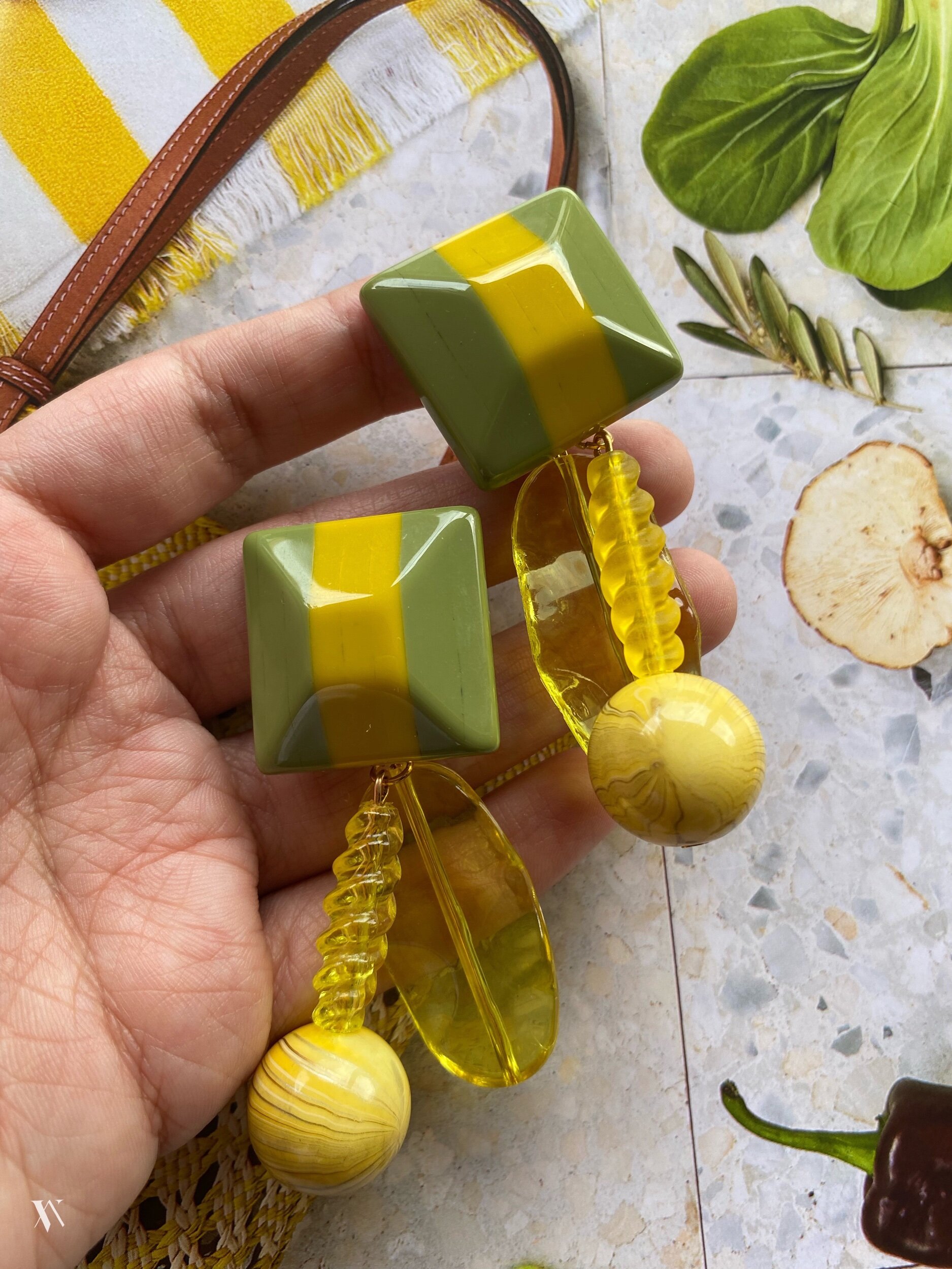 3A9EEF0B-A2F0-4E57-A821-2967971D80FC