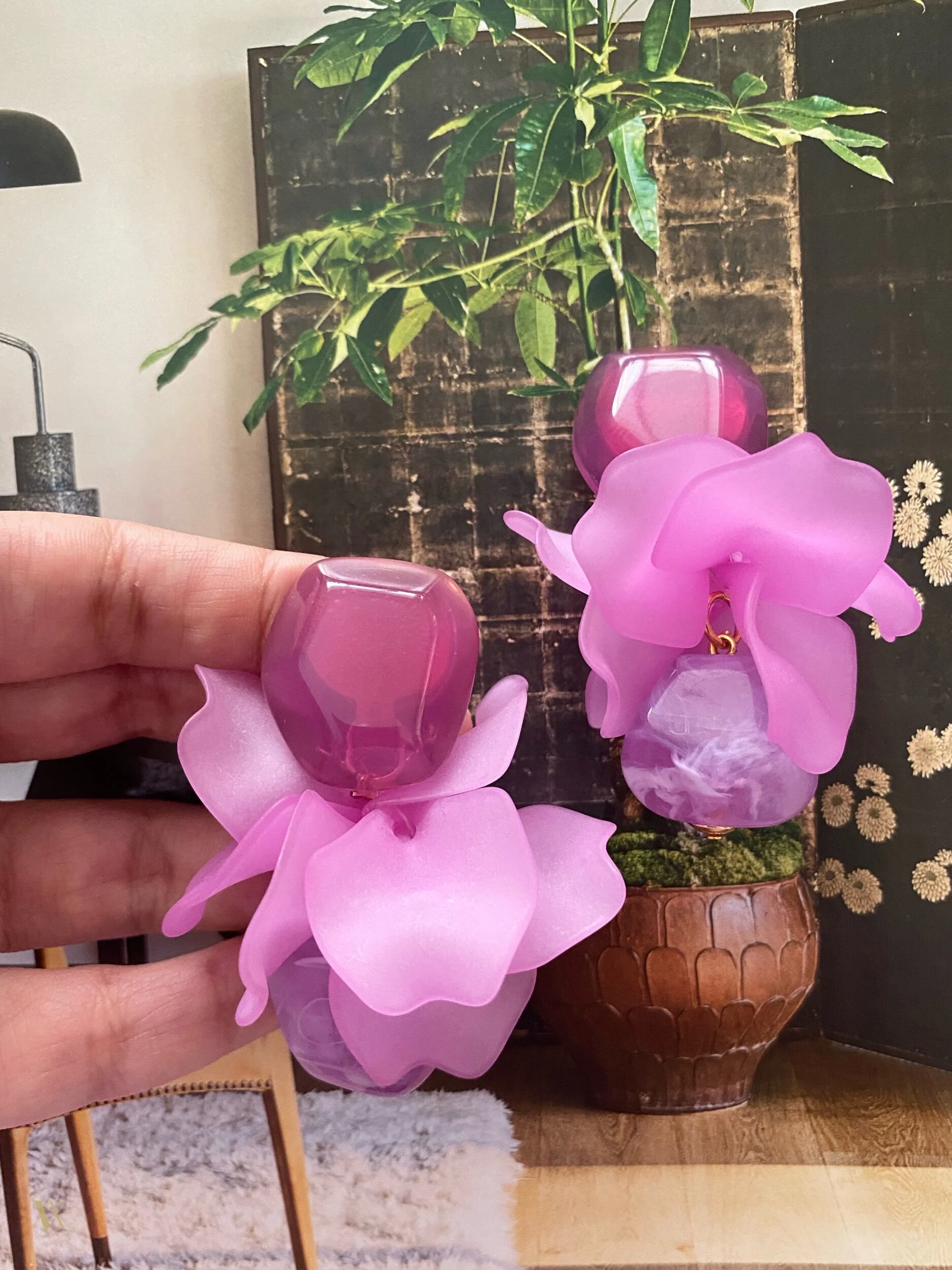 D7EB4077-CA9C-49A9-BA9A-23558BE29E0E