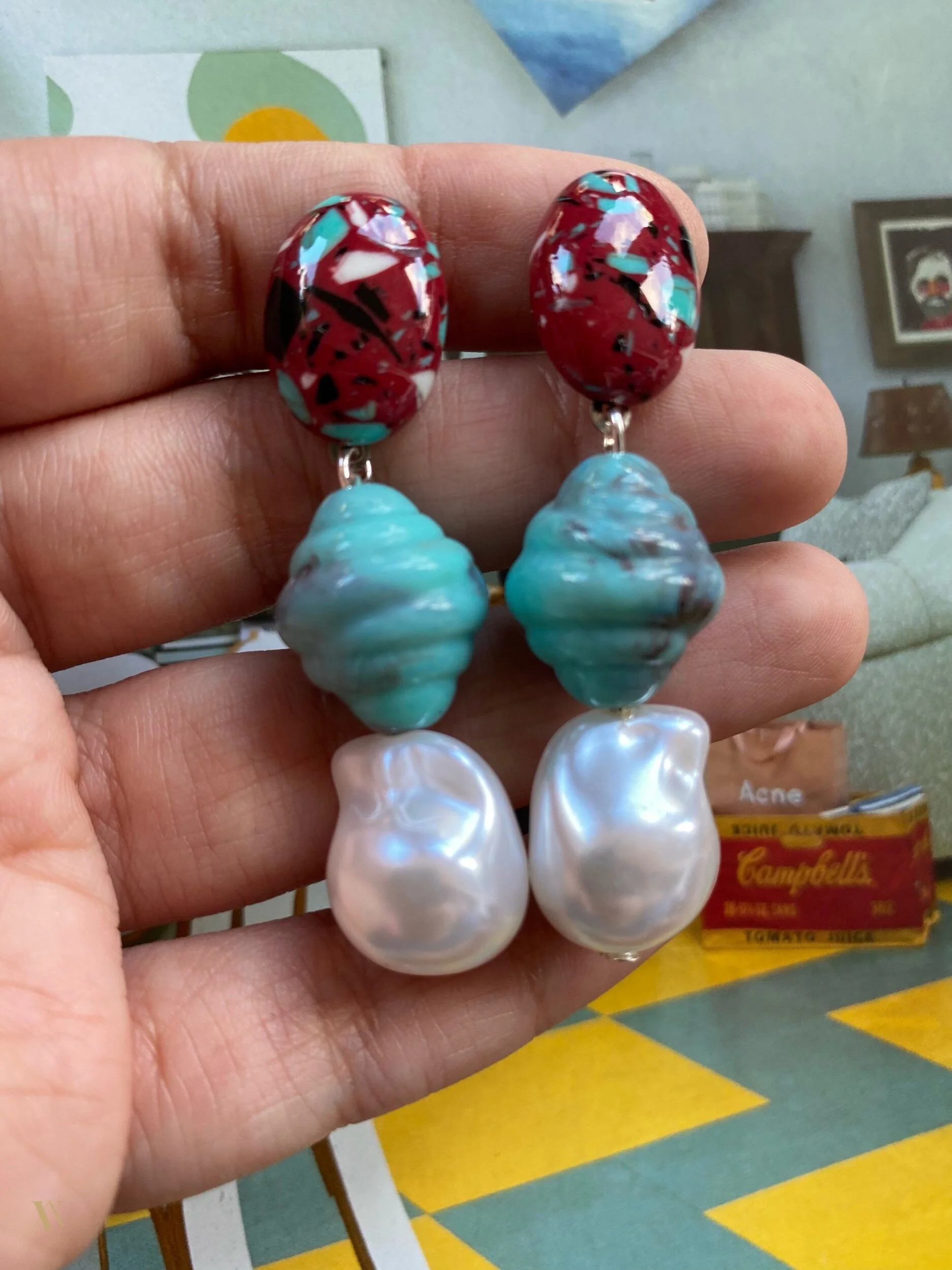 C061E7CA-8F3F-4EE8-A766-3BD51A6D335F