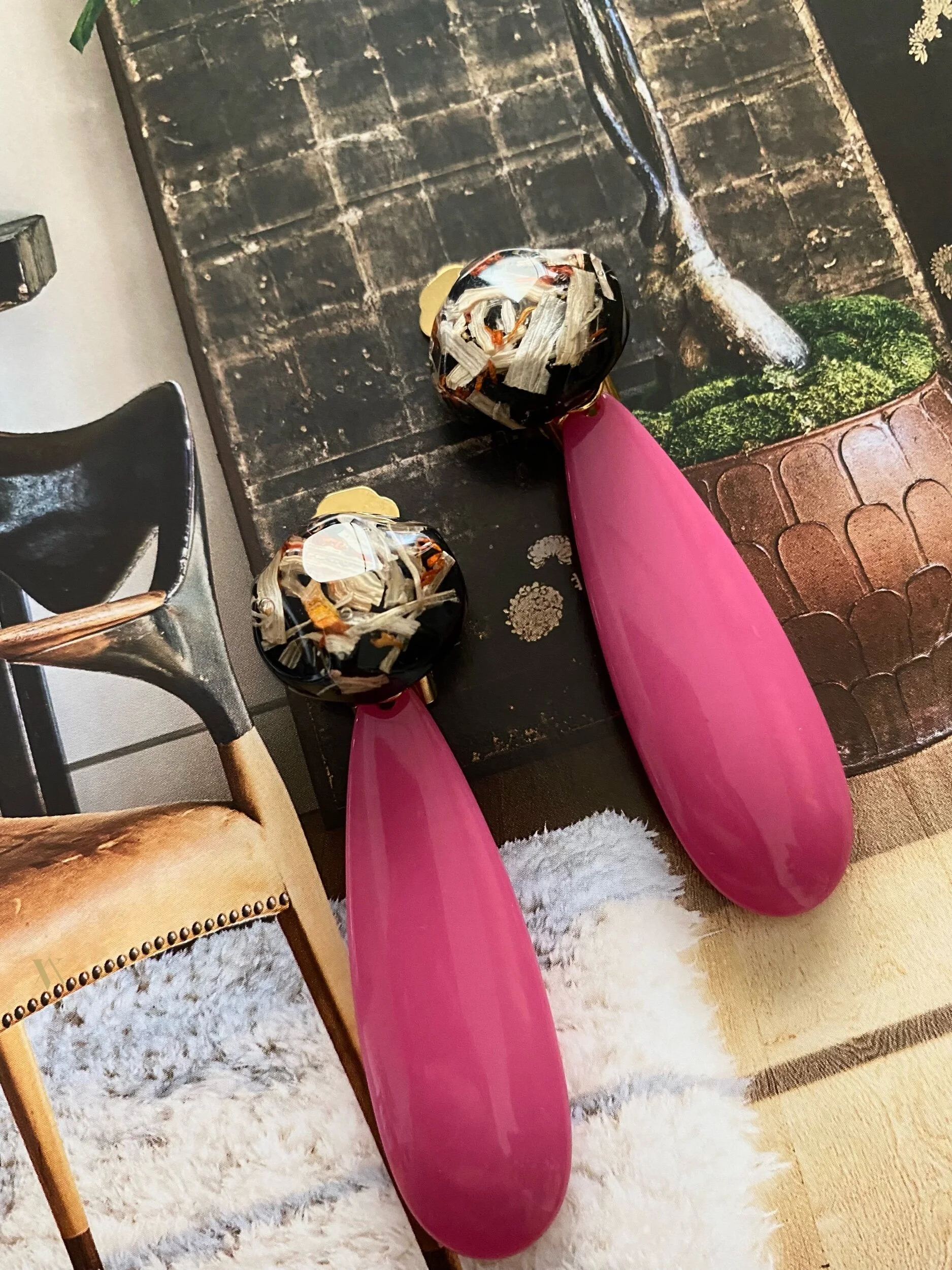 13FA3C5B-7FDD-4A43-B18B-0FE02BB66618