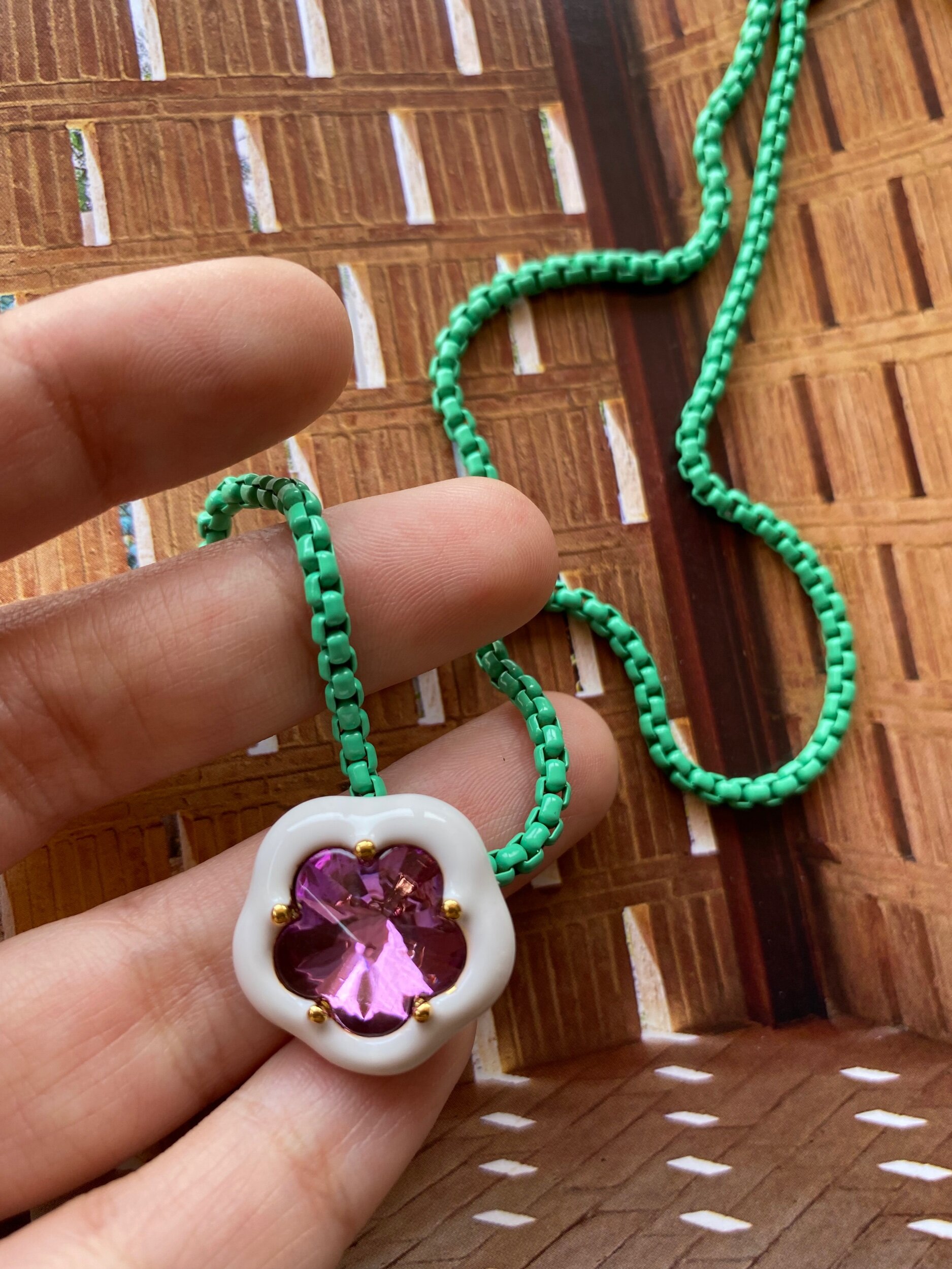 1B28B551-6A80-48B7-8958-C5CAF7269CF2