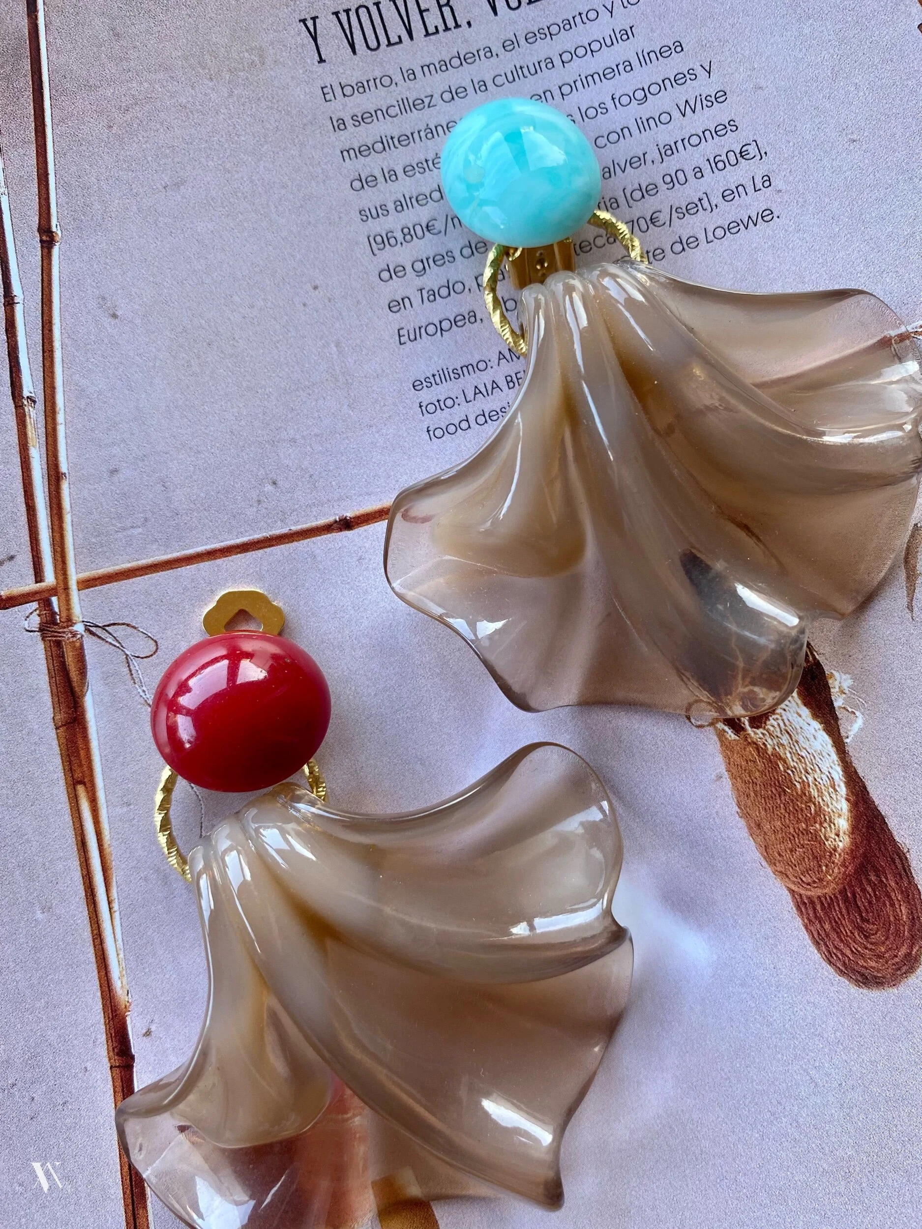 8A6861F1-7050-44FB-AC64-EDBC827F5F84