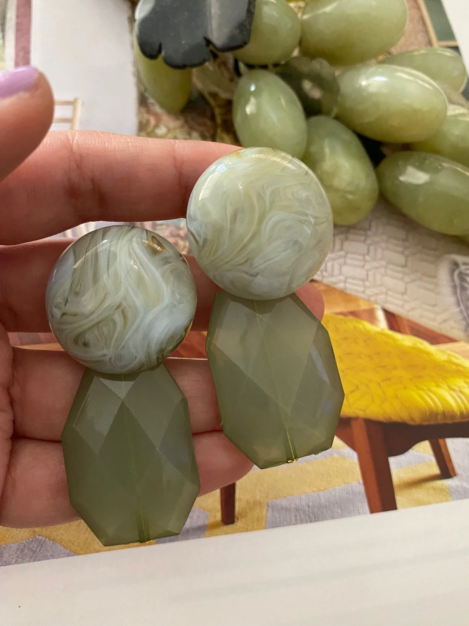 CCBA8F1B-7B4A-4B4B-A6B7-A9A384D090C7