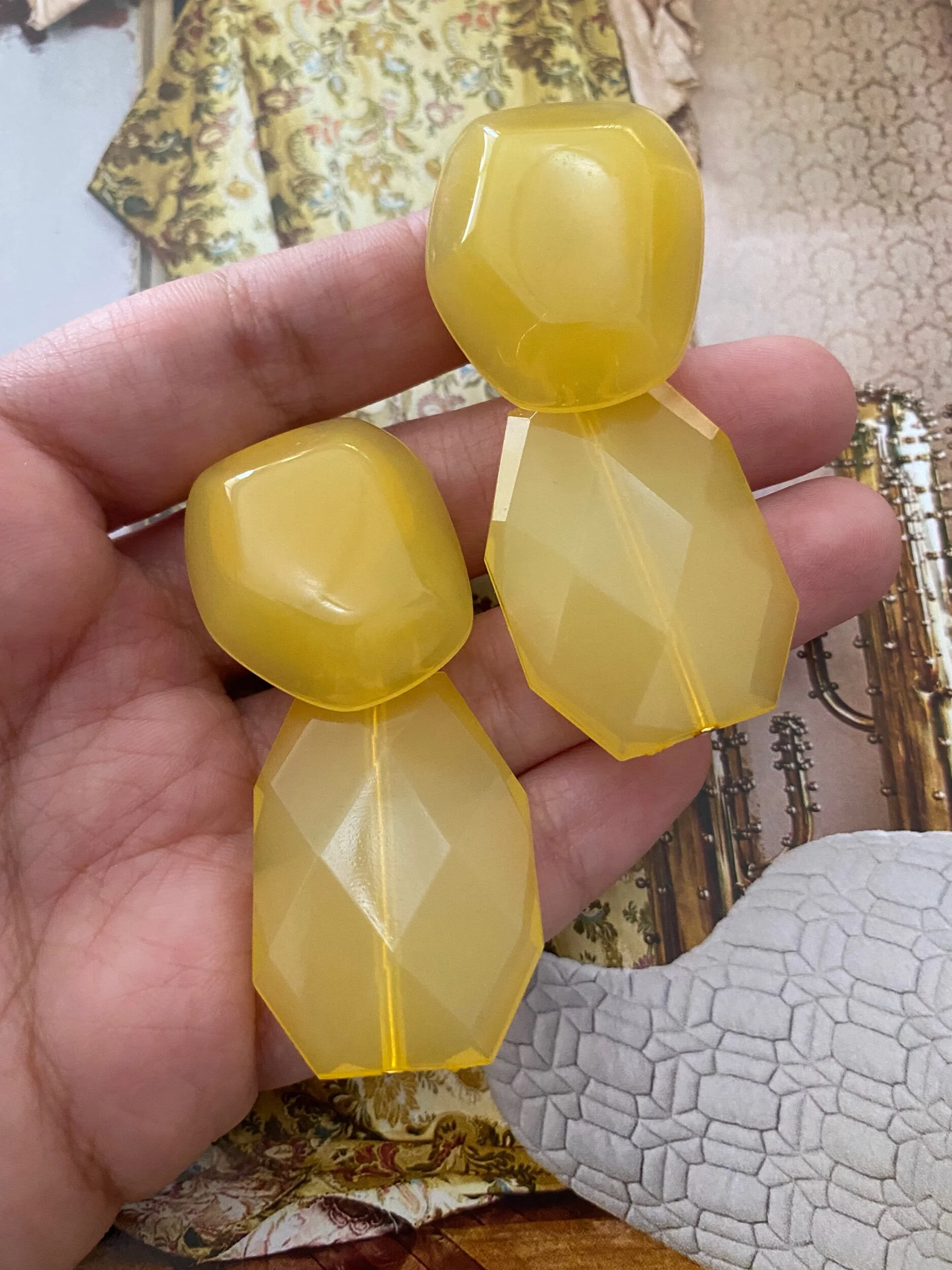 381AA7D4-0350-448D-9A90-988C28292260