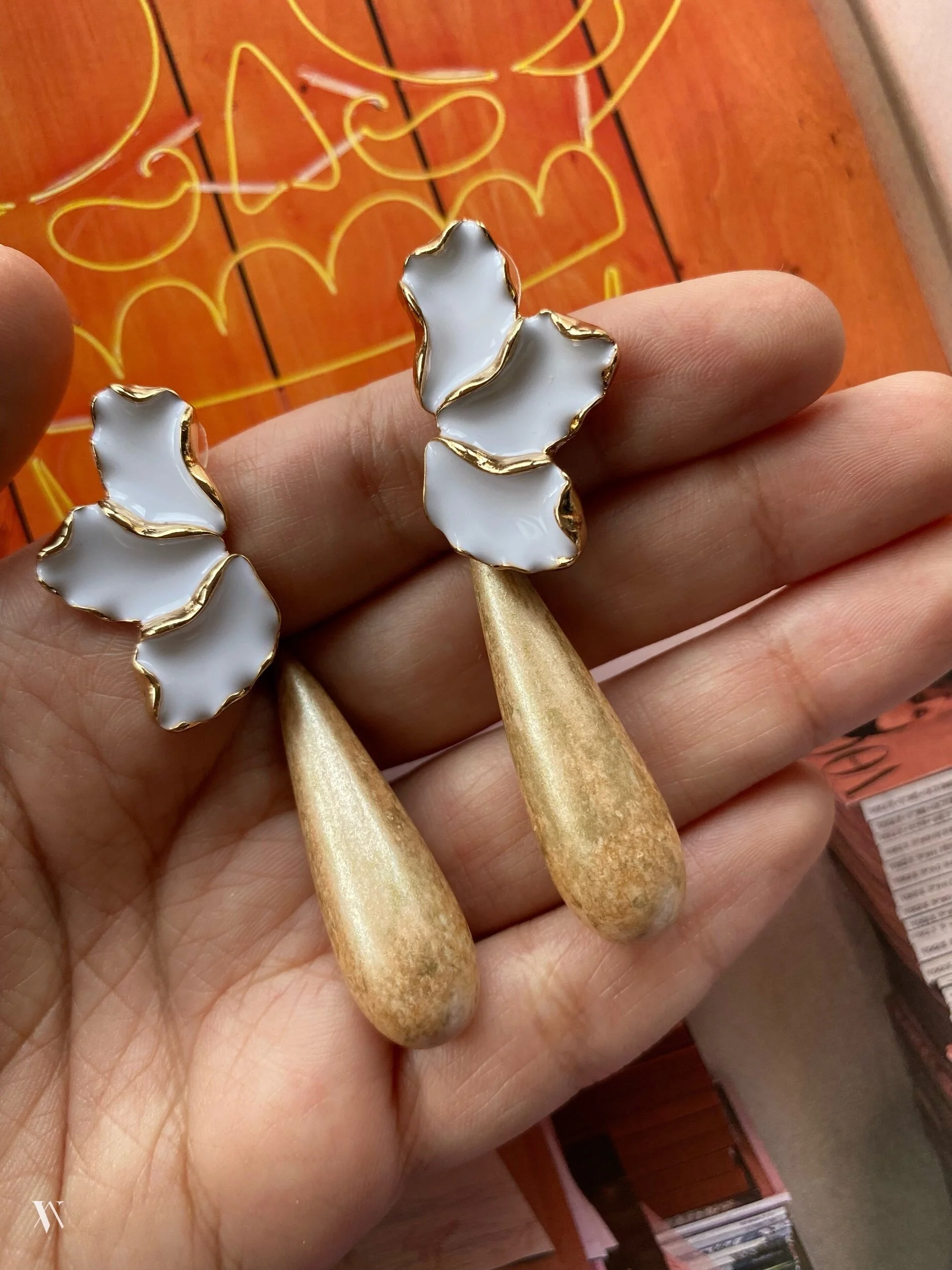 8AE13E3F-7E1B-43CF-AB5E-B33B7038457D