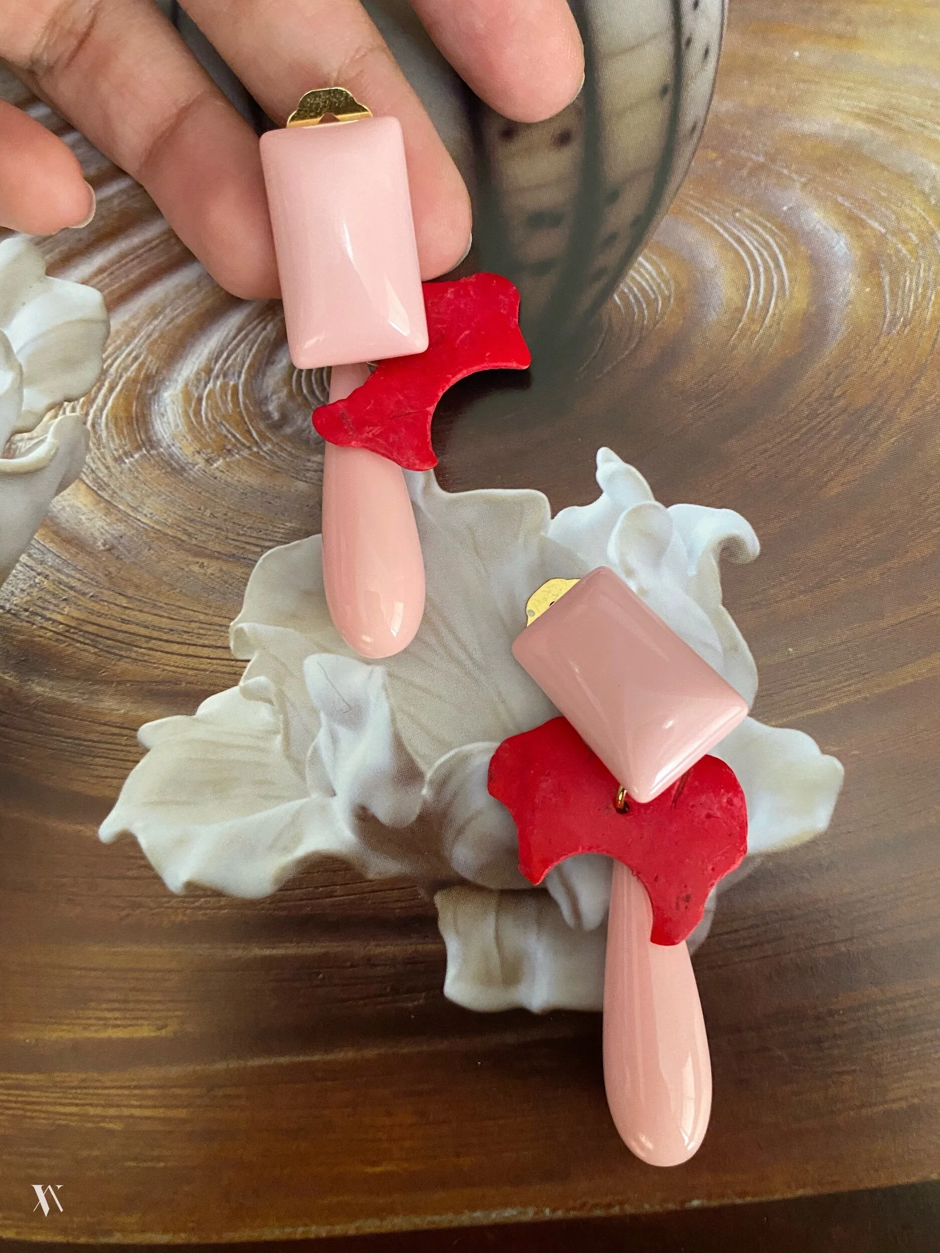 5A7AF36E-5303-453A-978E-0886C98CD7AC