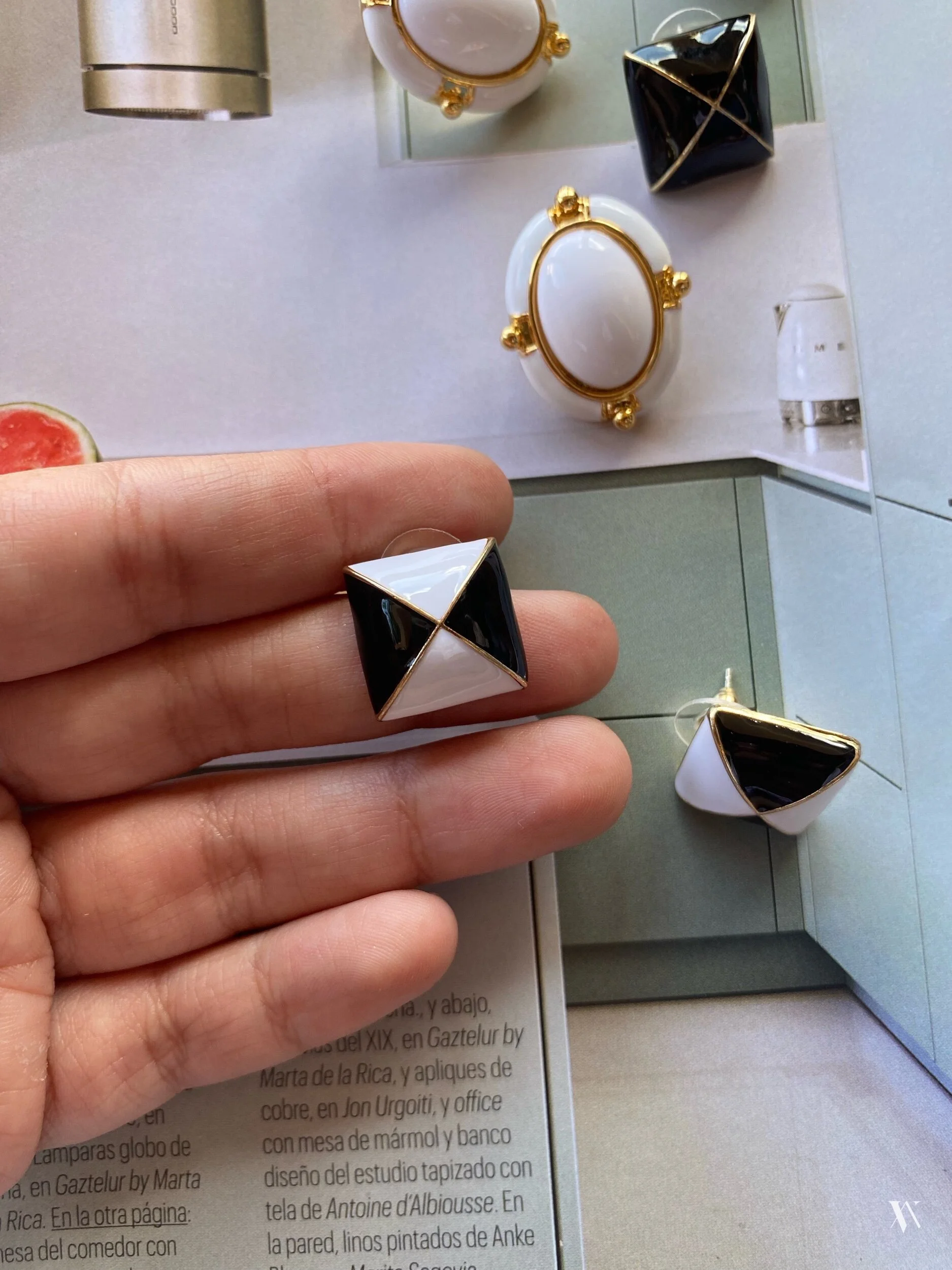 9B46B0D9-95AA-41B8-89FD-45225D6782DE