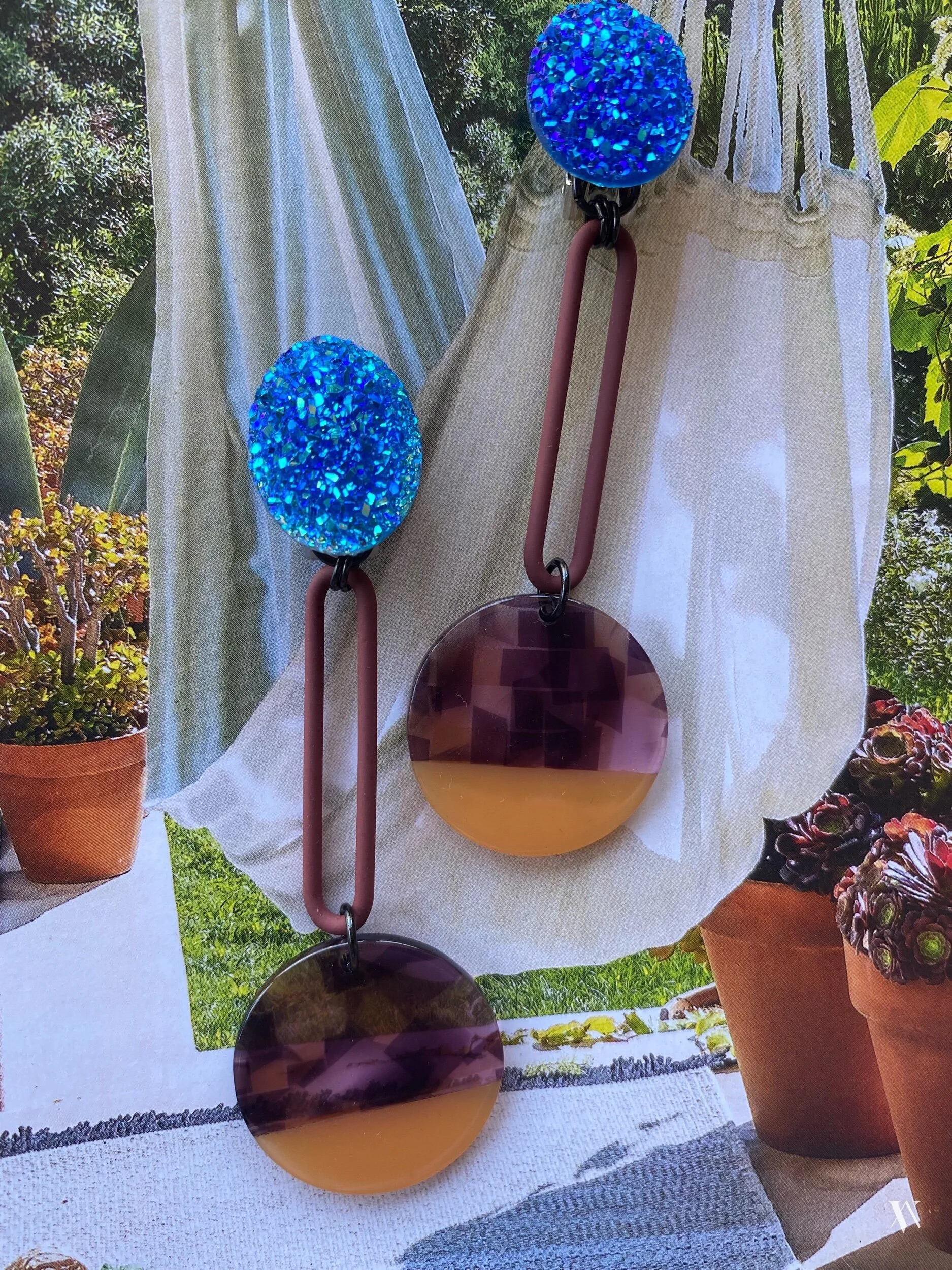 B0A1DA56-FF87-409D-8FB9-6F94D6A65648