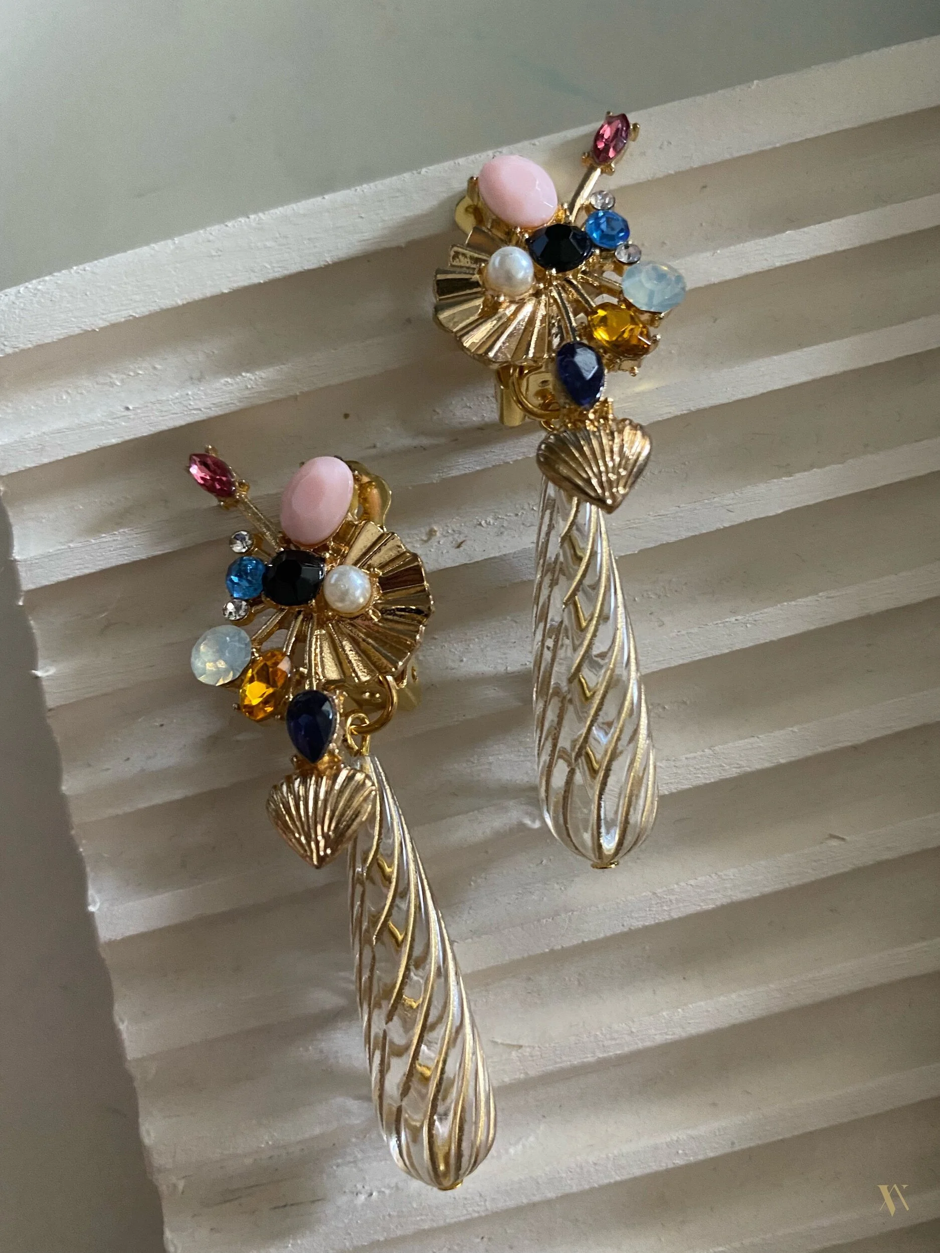 2DB81F18-CD5B-436D-ABDF-CD8A85C1BDEA