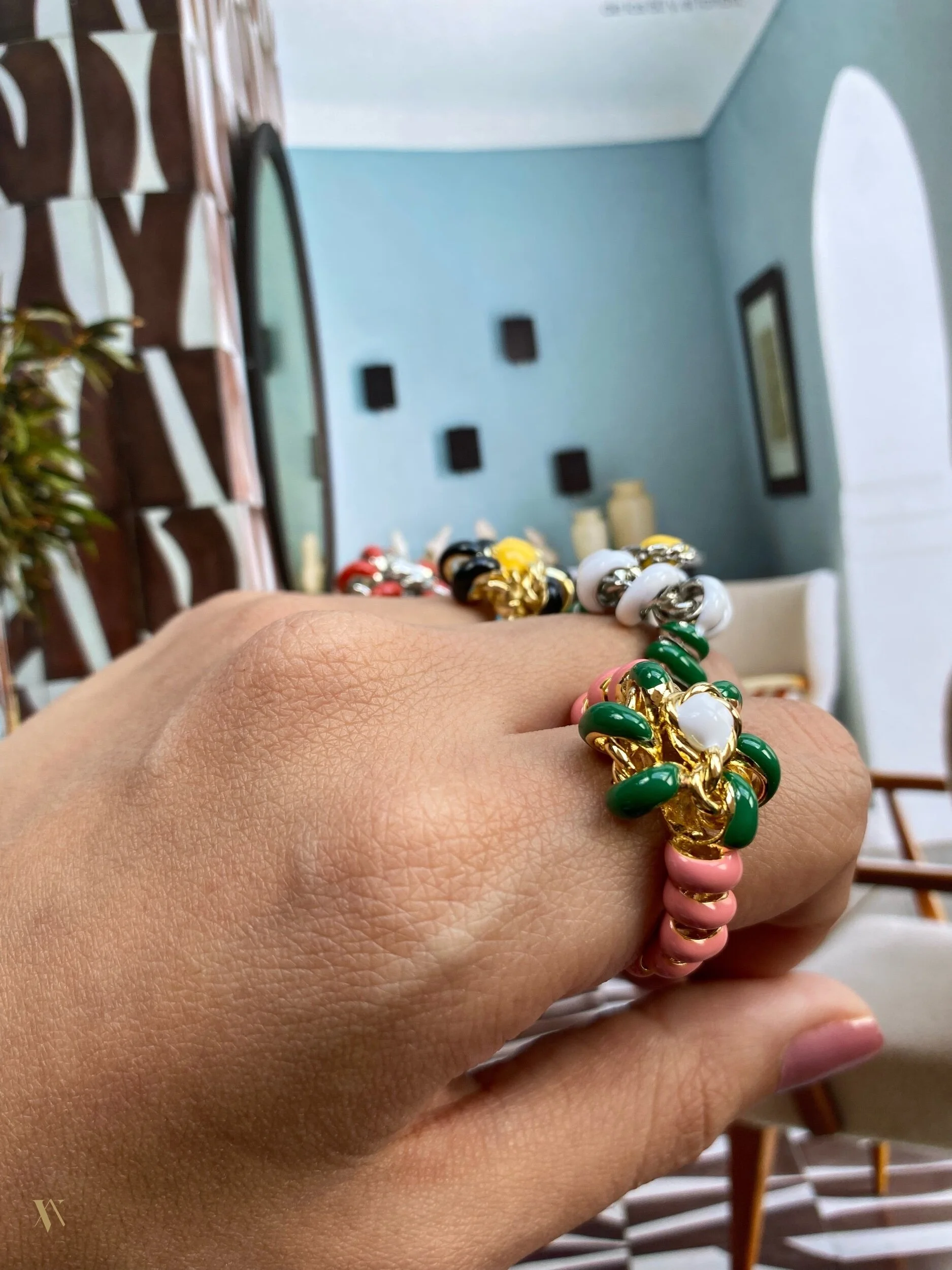 5424ED33-49A0-4BFE-A622-3D087A5845DE