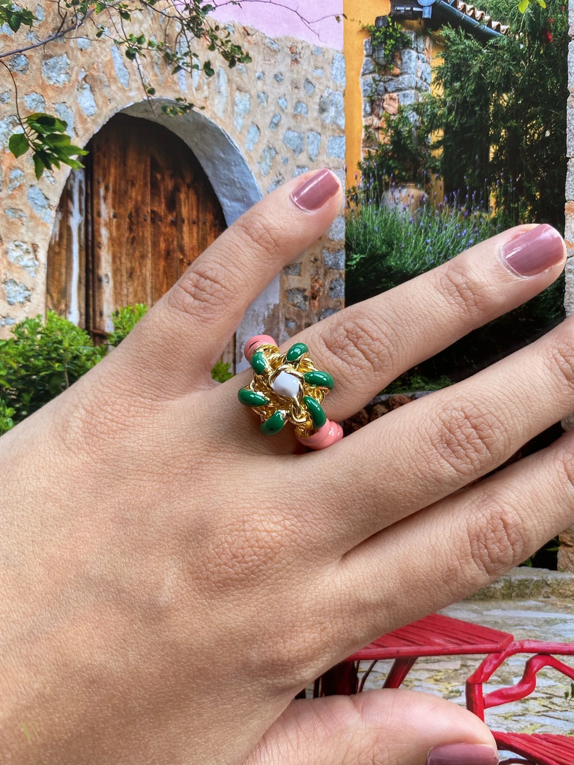 57F61A2F-C25A-4438-85D9-BF0A3F5EA3C2