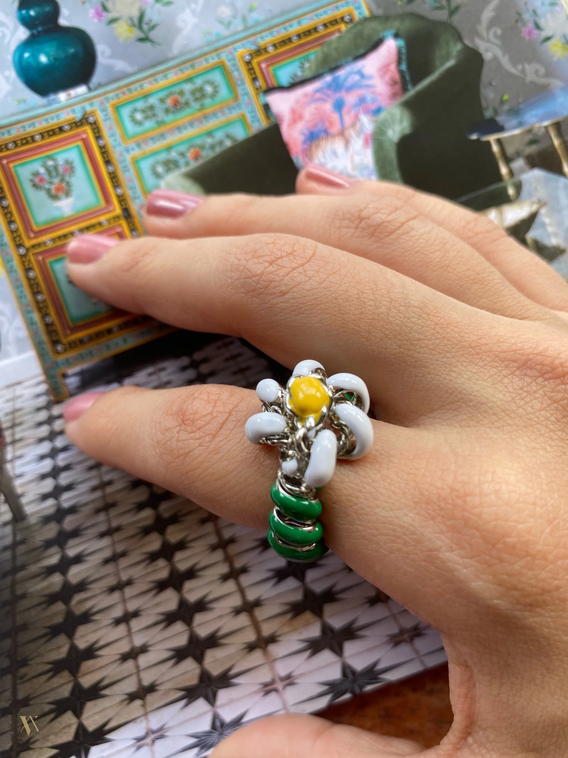 B87E51F1-6E03-41F9-8AA5-BB6685016D90